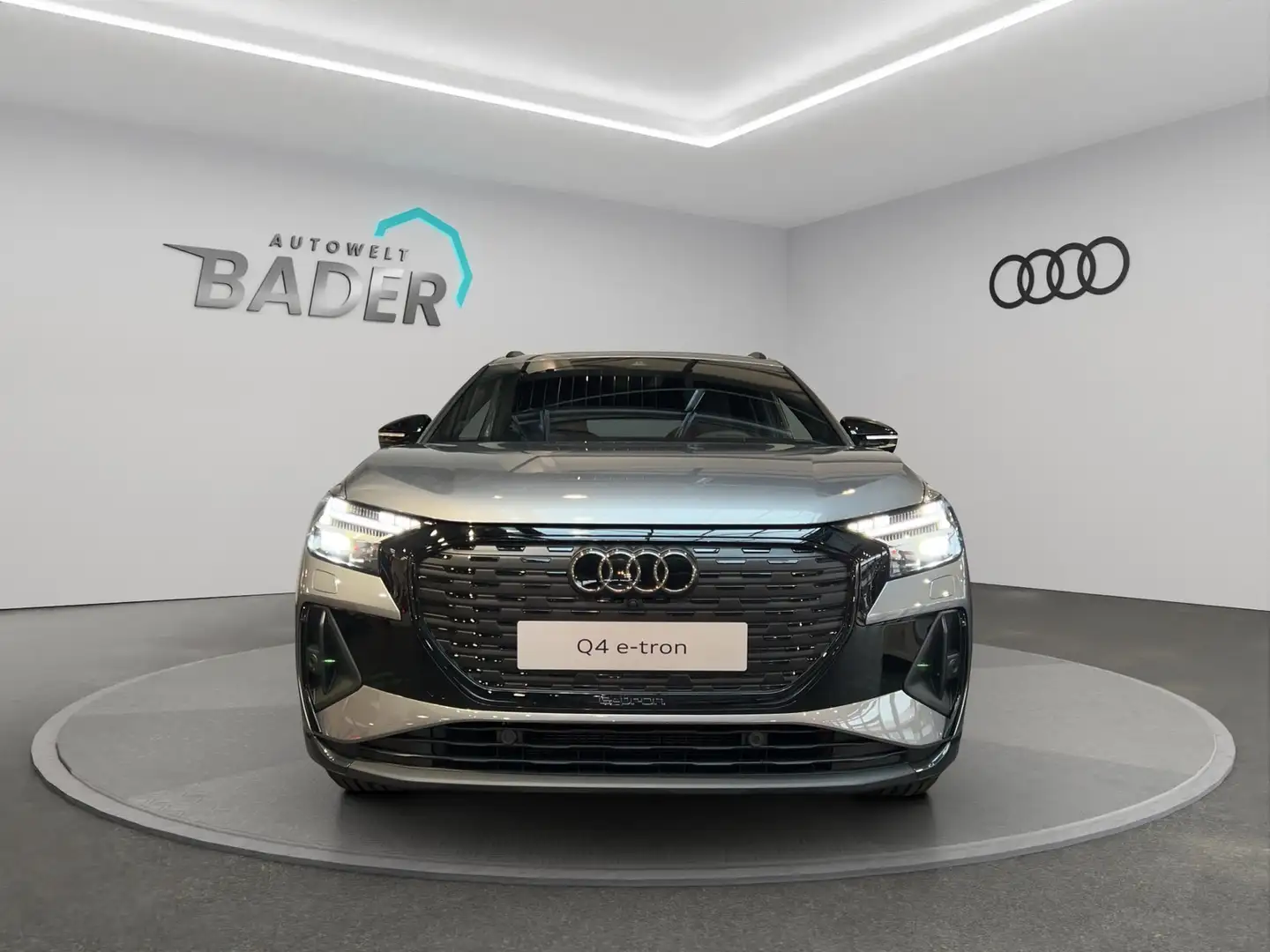Audi e-tron quattro 210 kW Grau - 2