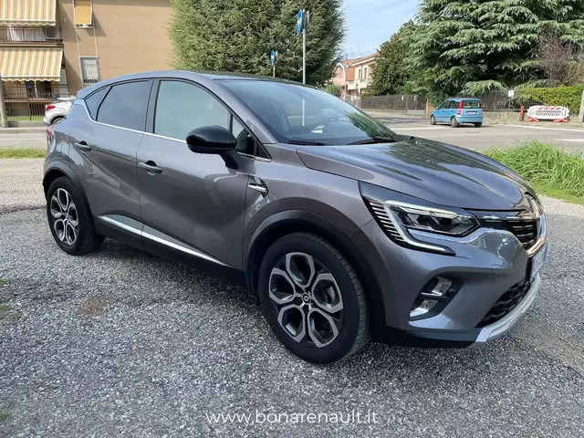 Renault Captur view 3