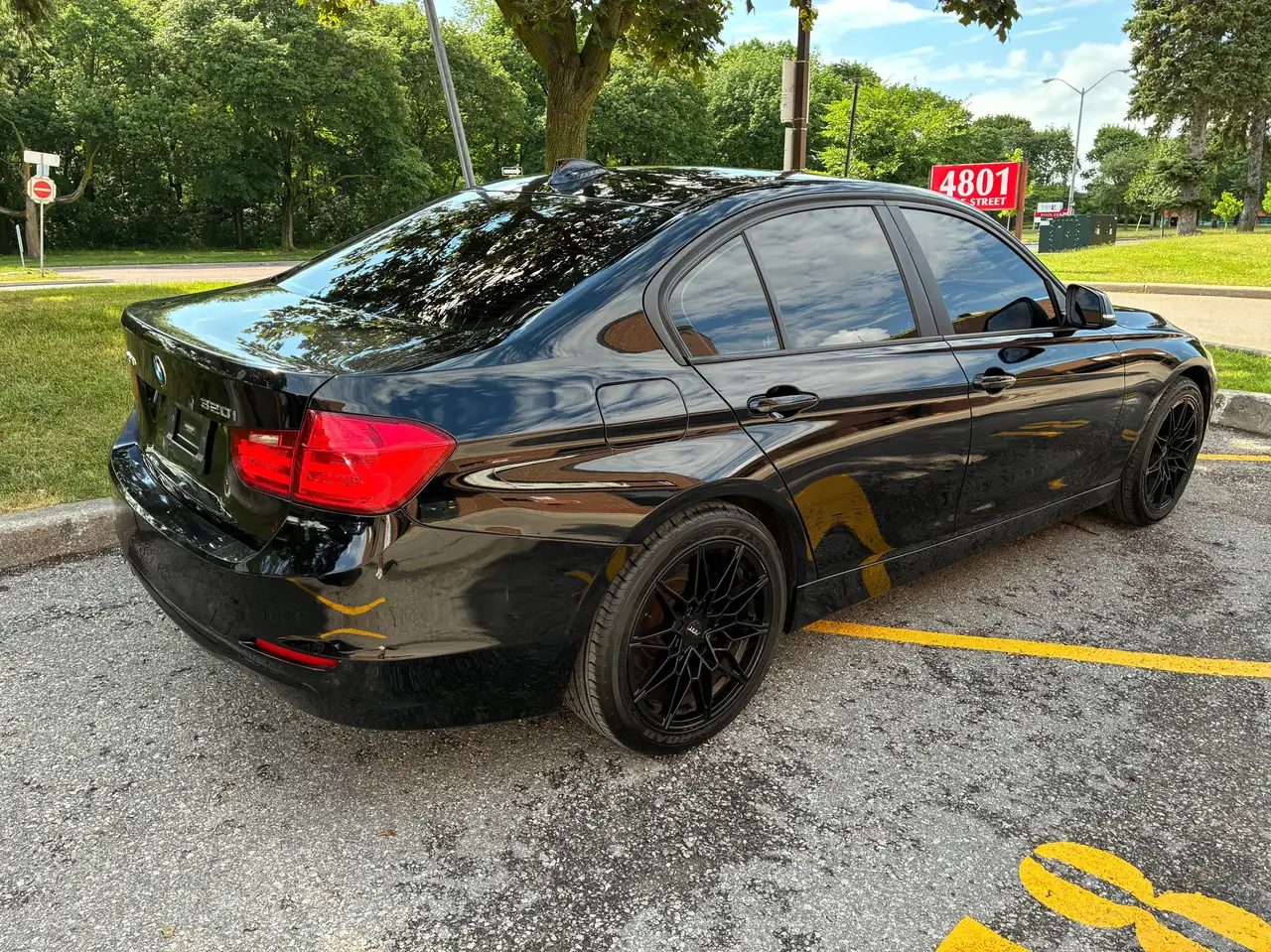 BMW 3 Series photo BMW 3 Series