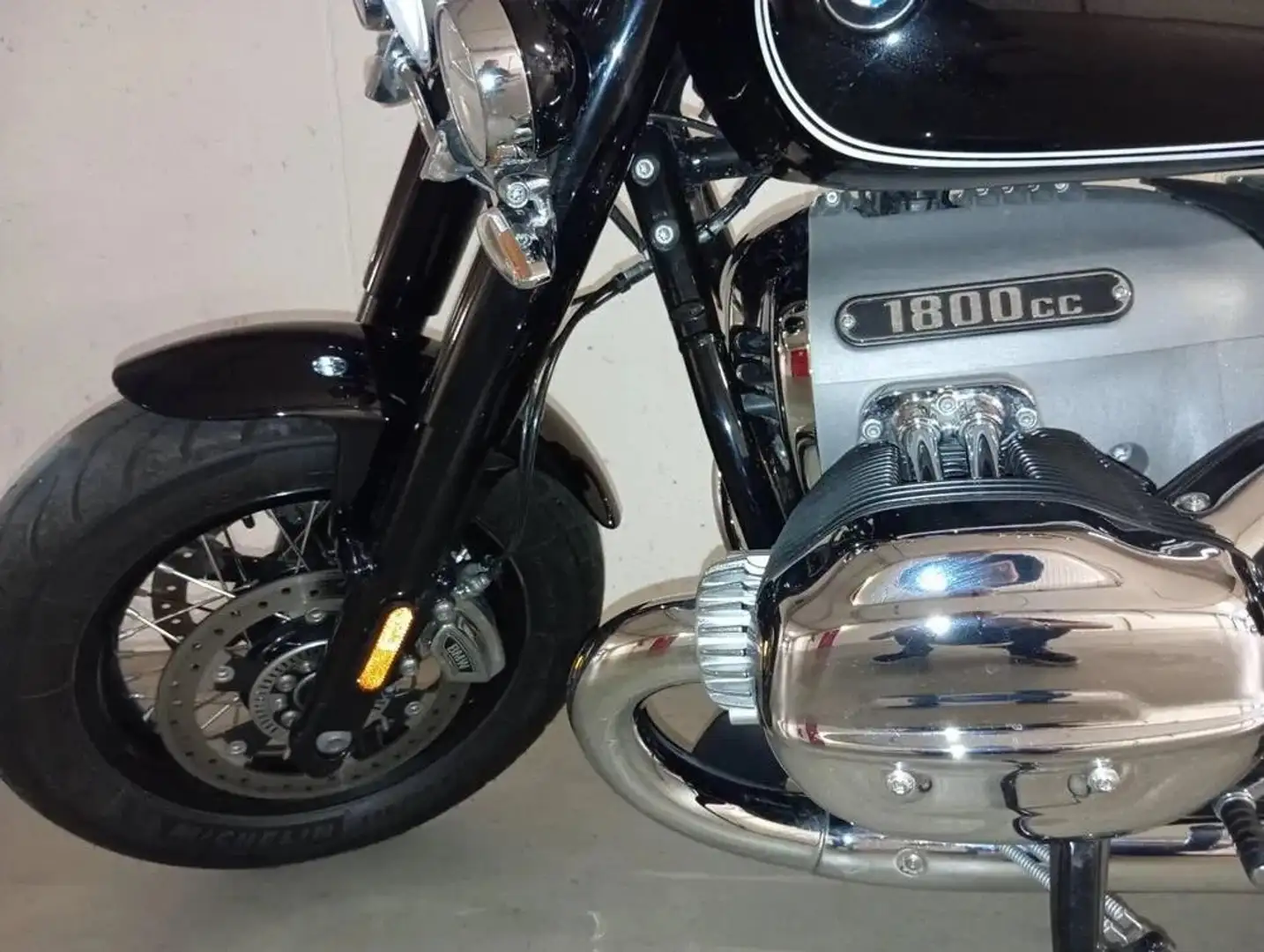 BMW R 18 Classic Fekete - 2