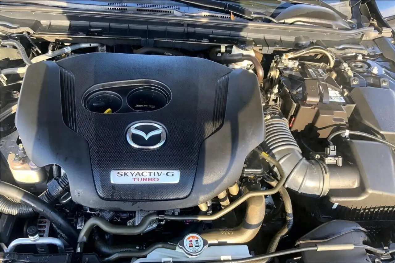 Mazda 3 снимка Mazda 3
