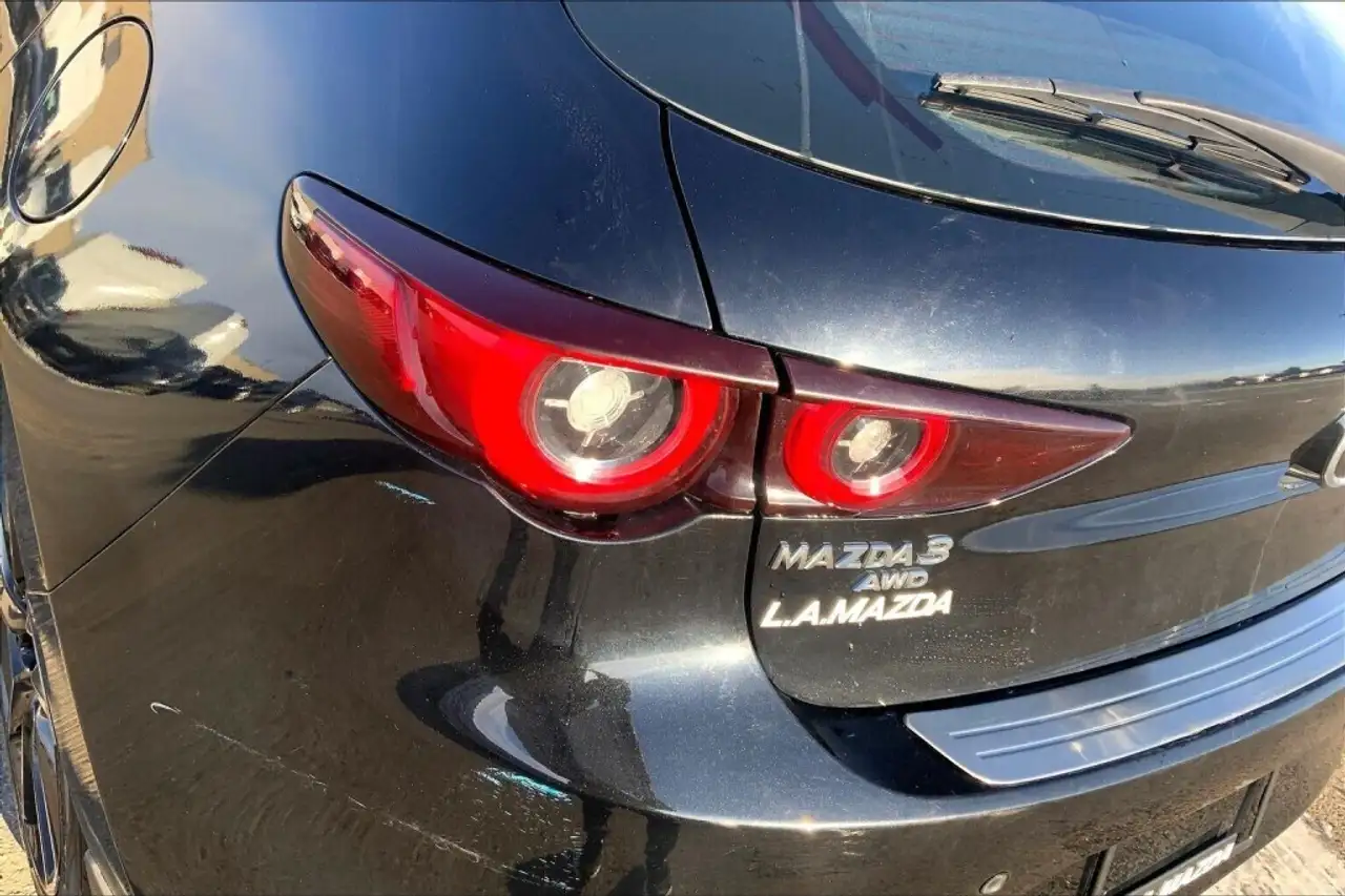 Mazda 3 снимка Mazda 3