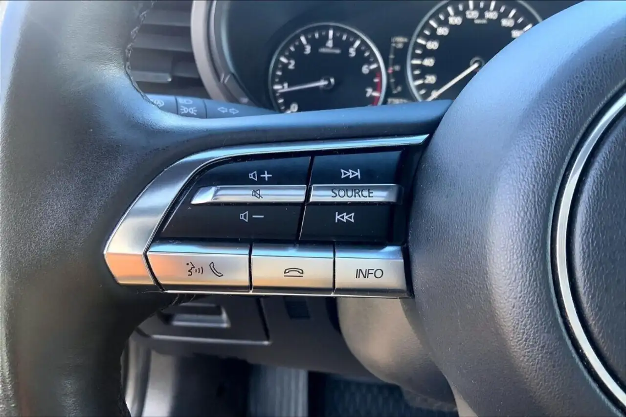 Mazda 3 снимка Mazda 3