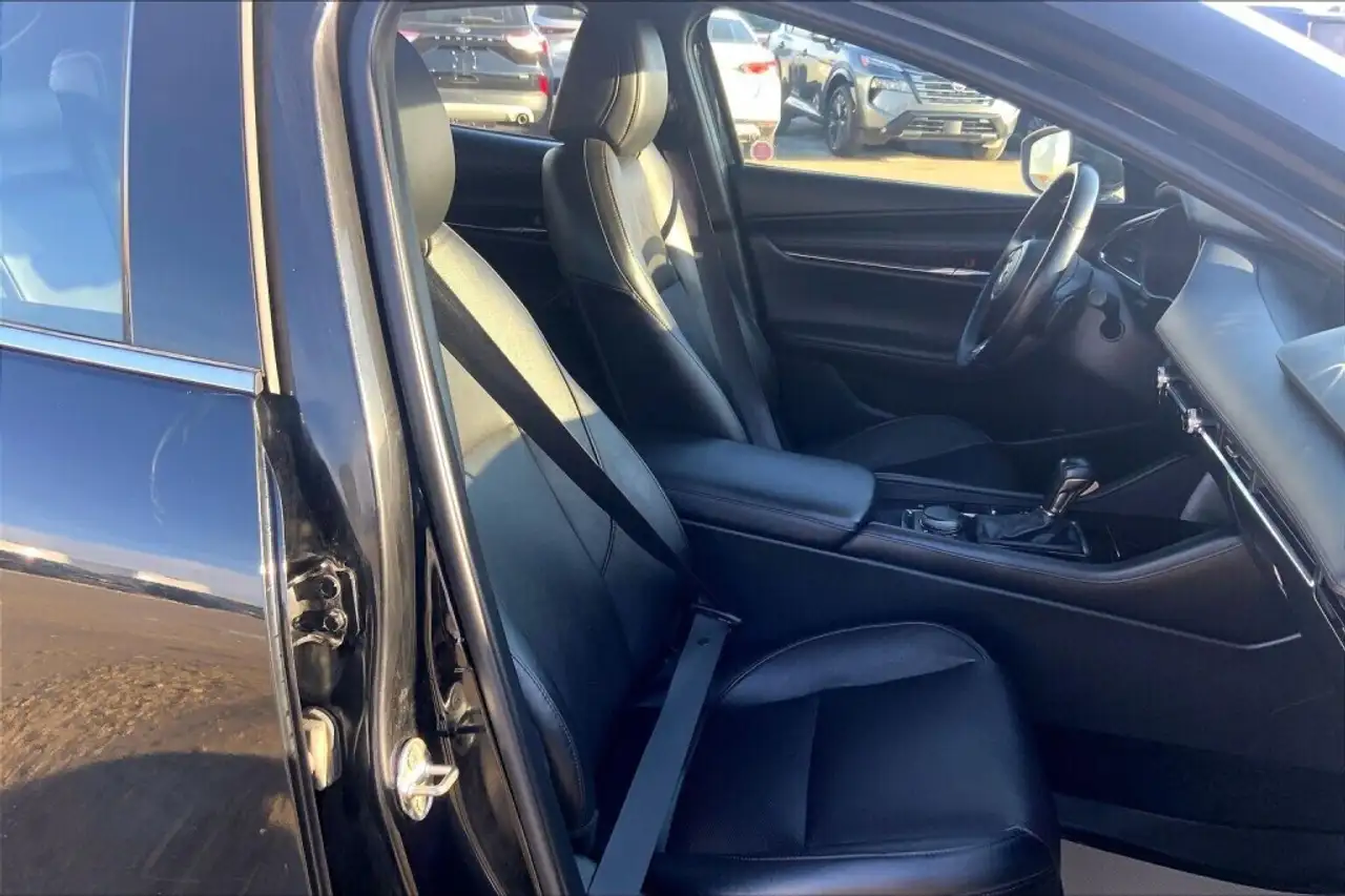 Mazda 3 снимка Mazda 3