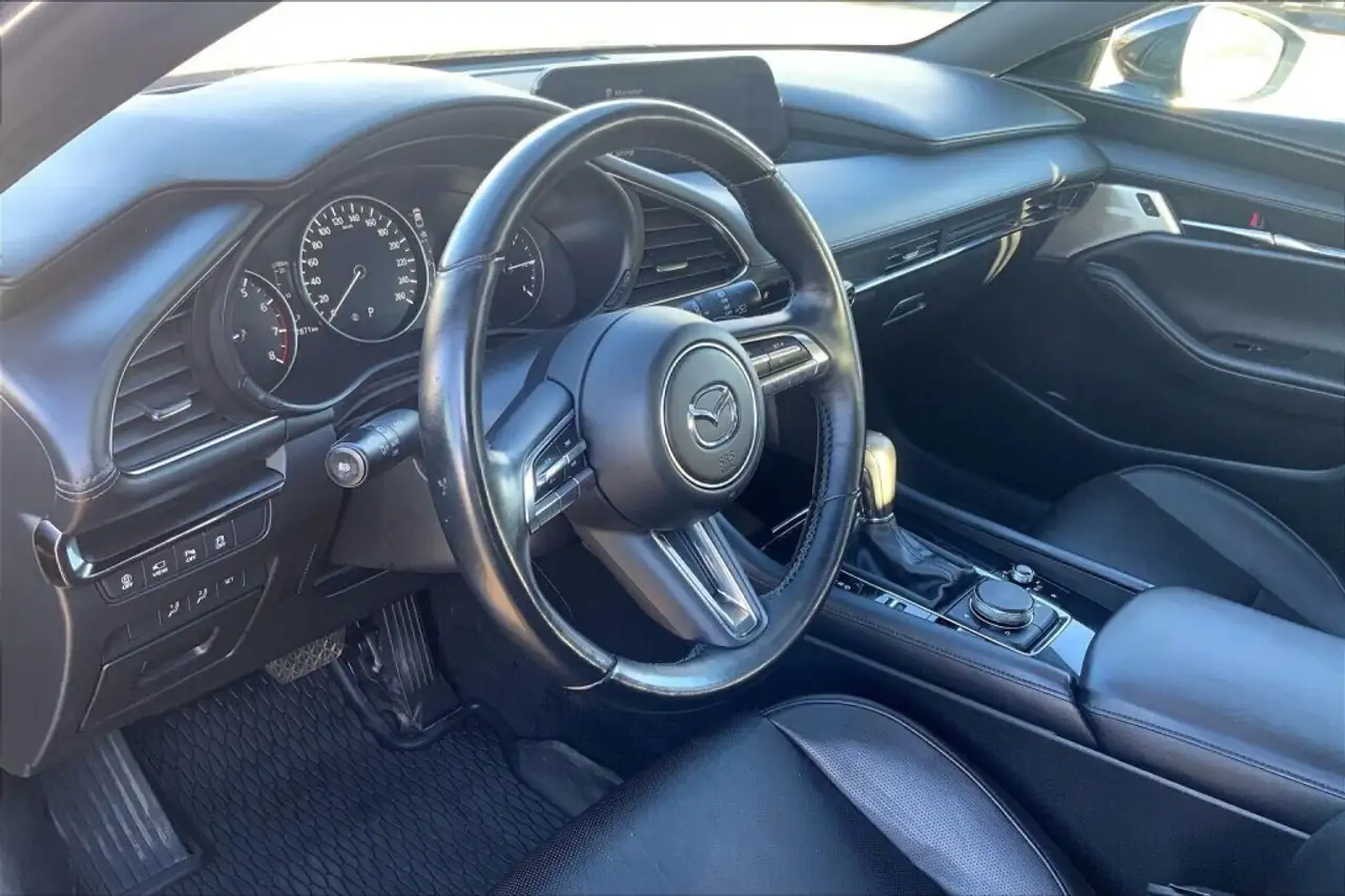 Mazda 3 снимка Mazda 3