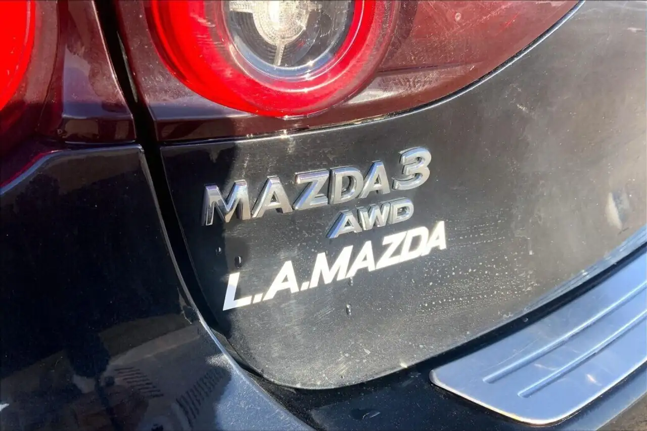 Mazda 3 снимка Mazda 3
