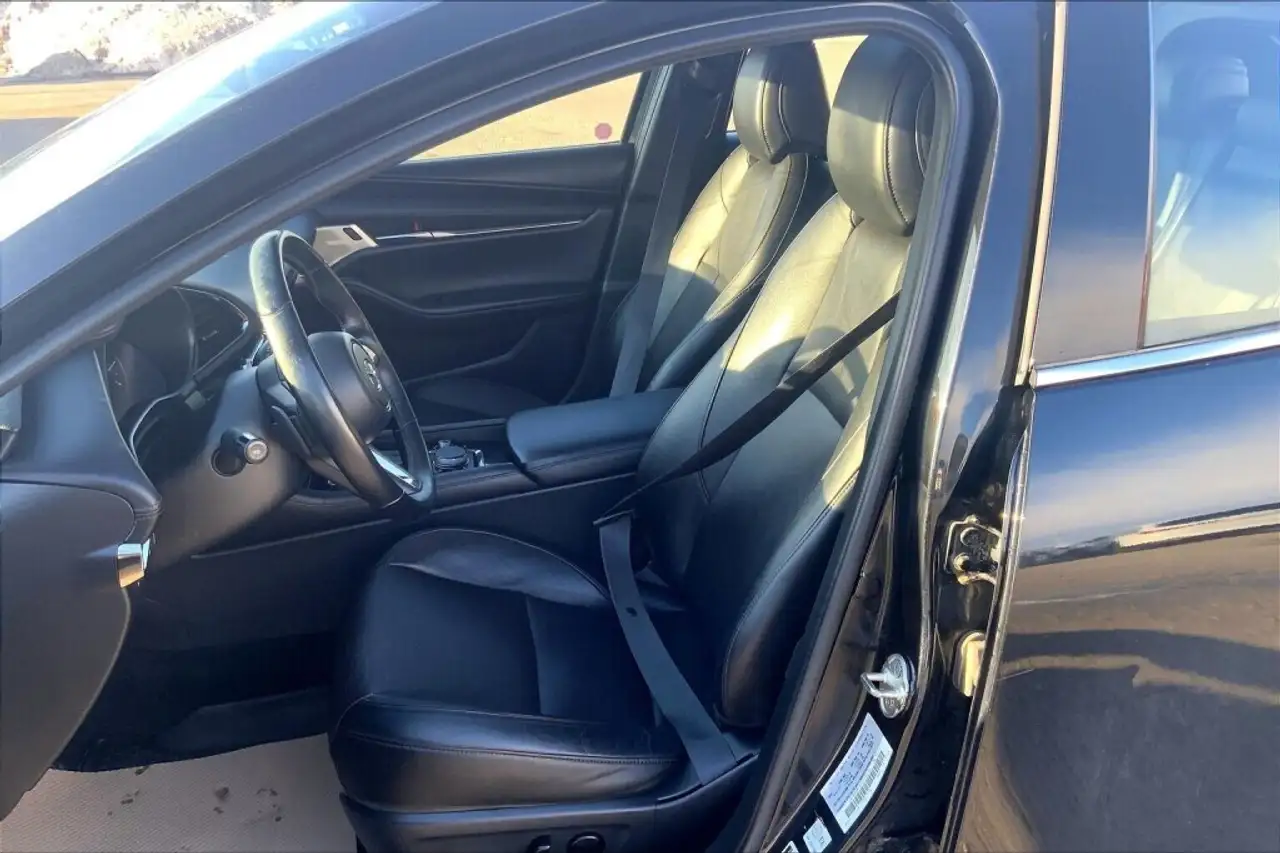 Mazda 3 снимка Mazda 3