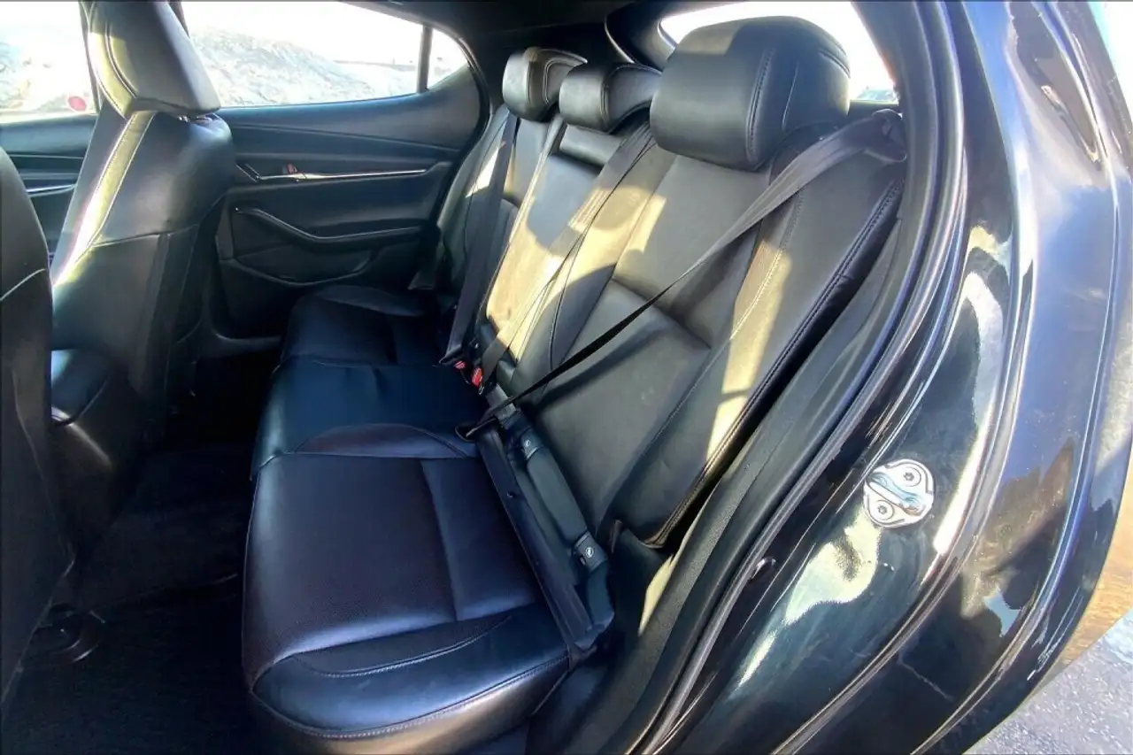 Mazda 3 снимка Mazda 3
