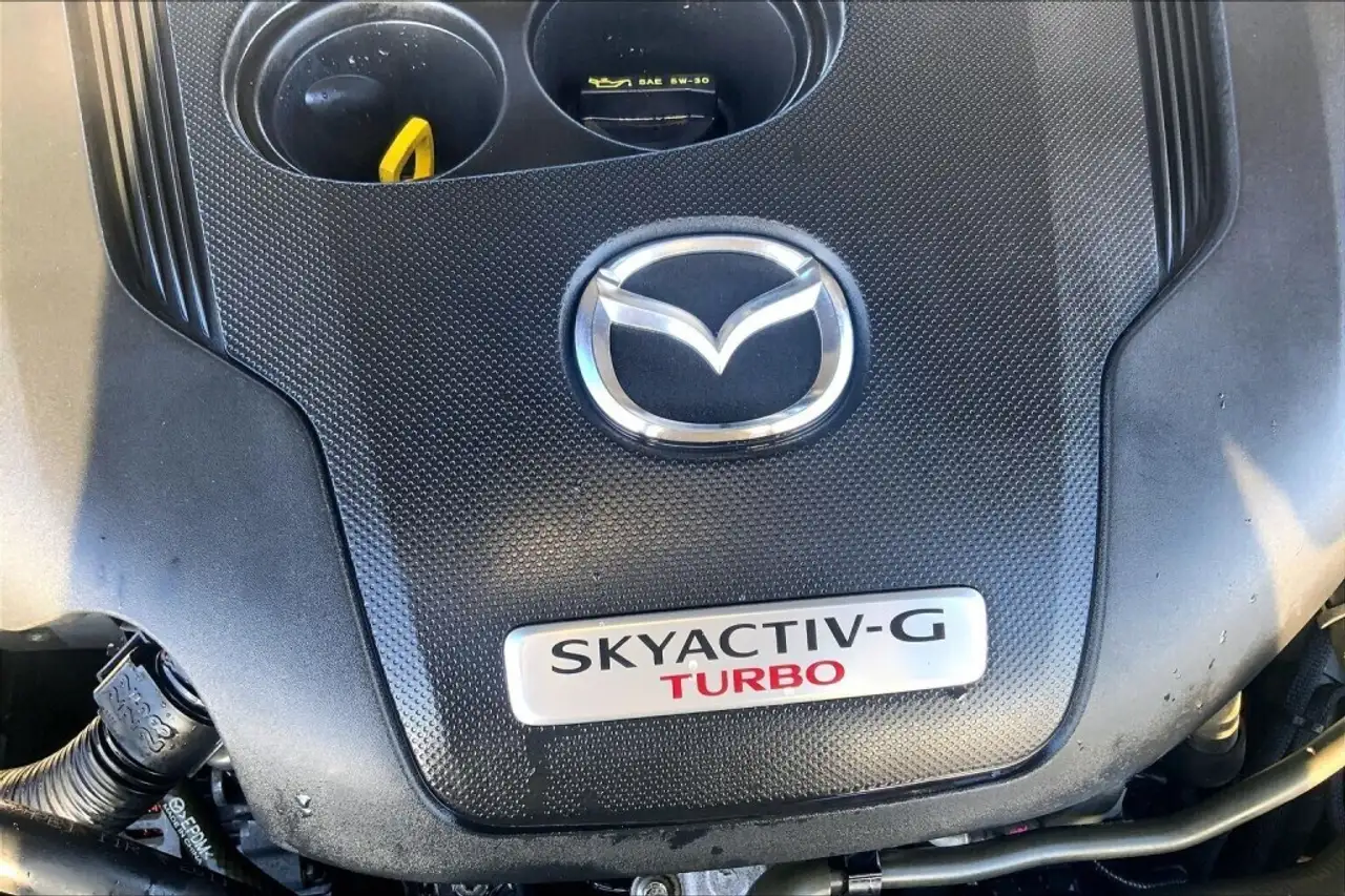 Mazda 3 снимка Mazda 3