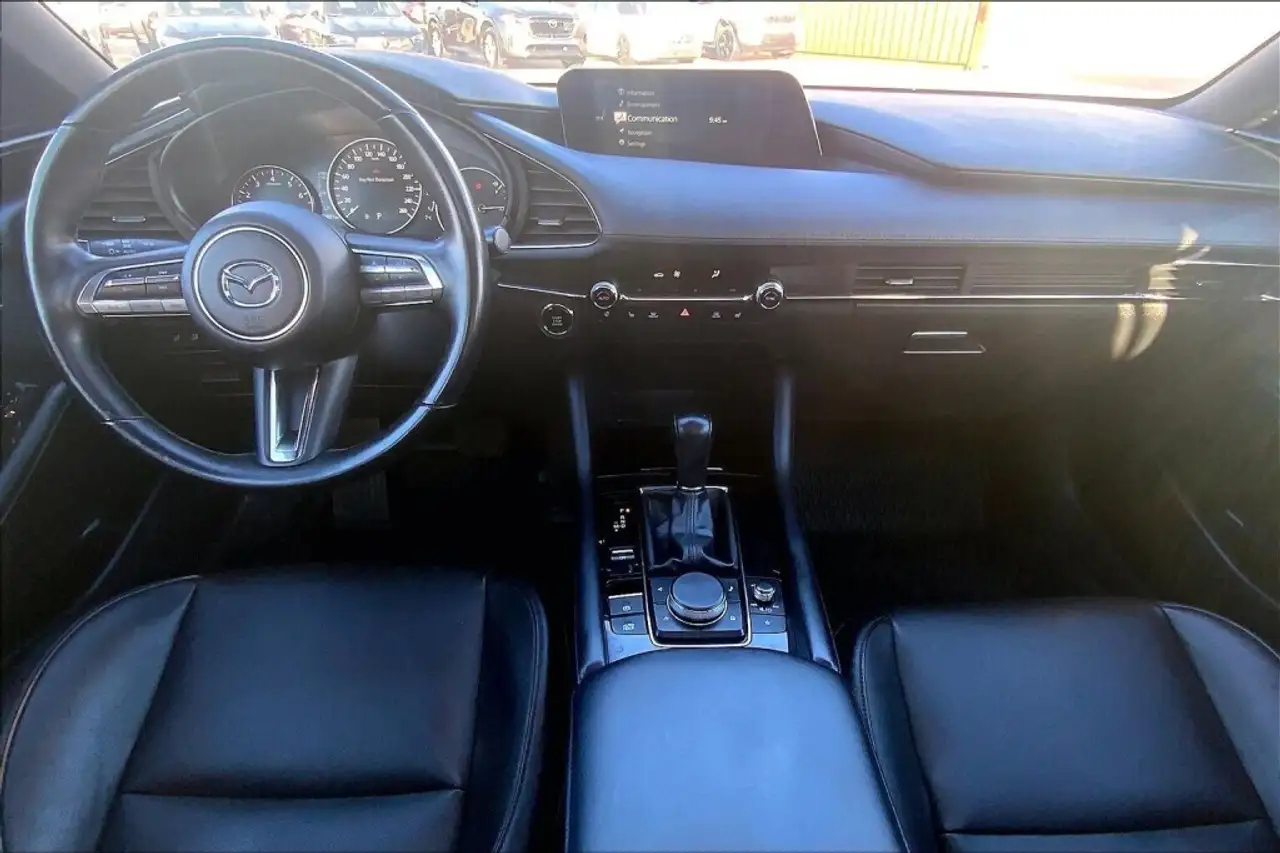 Mazda 3 снимка Mazda 3