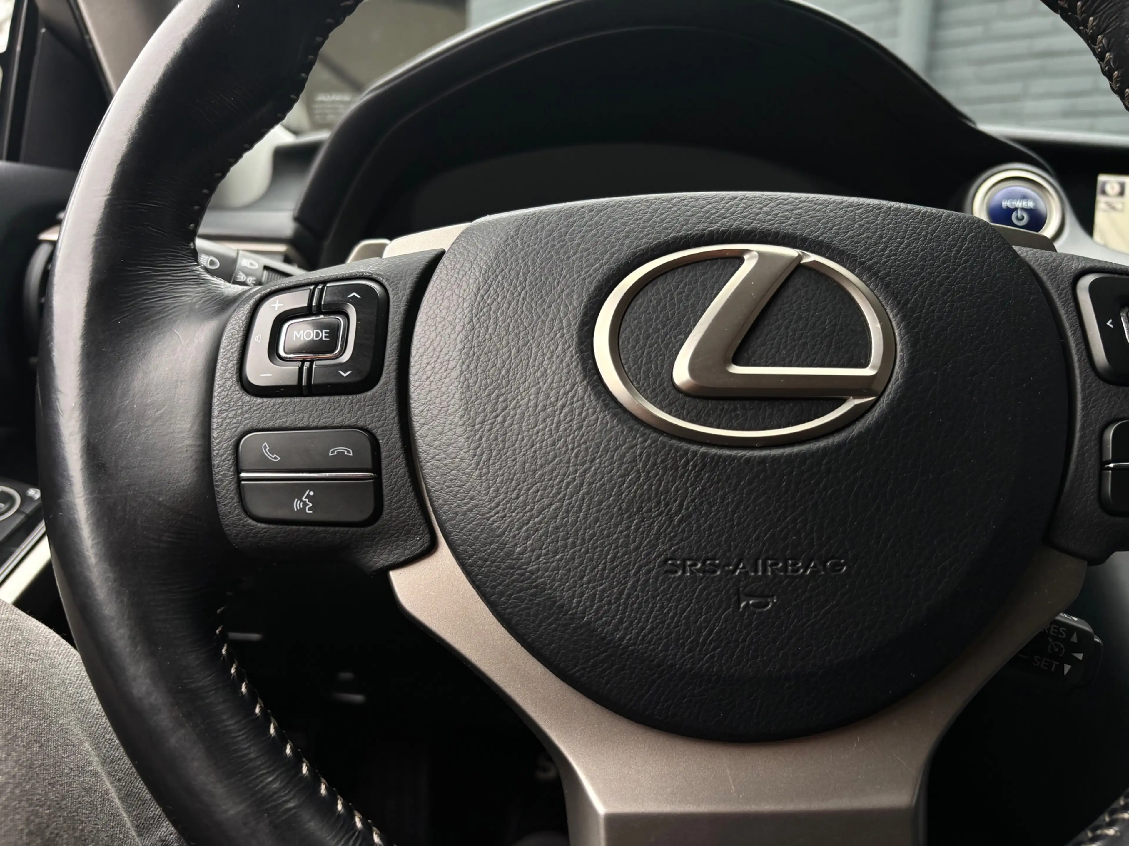 Lexus IS 300 300h Business Line | Hybrid Health Check | Onderho — photo 12