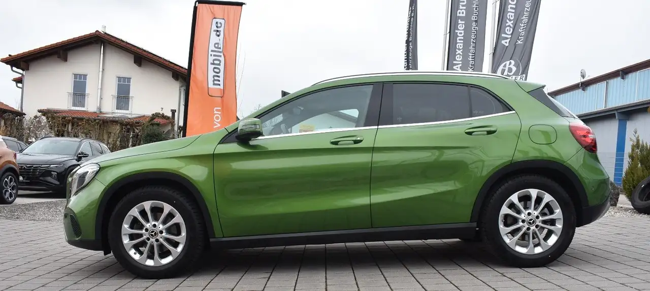 Mercedes-Benz GLA 180