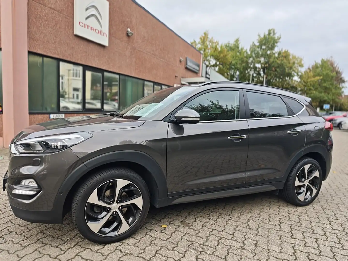 Hyundai TUCSON Premium 4WD Gris - 2