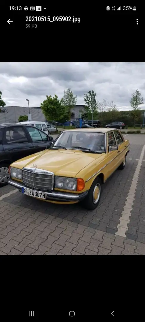 Mercedes-Benz 240 240 D Yellow - 1