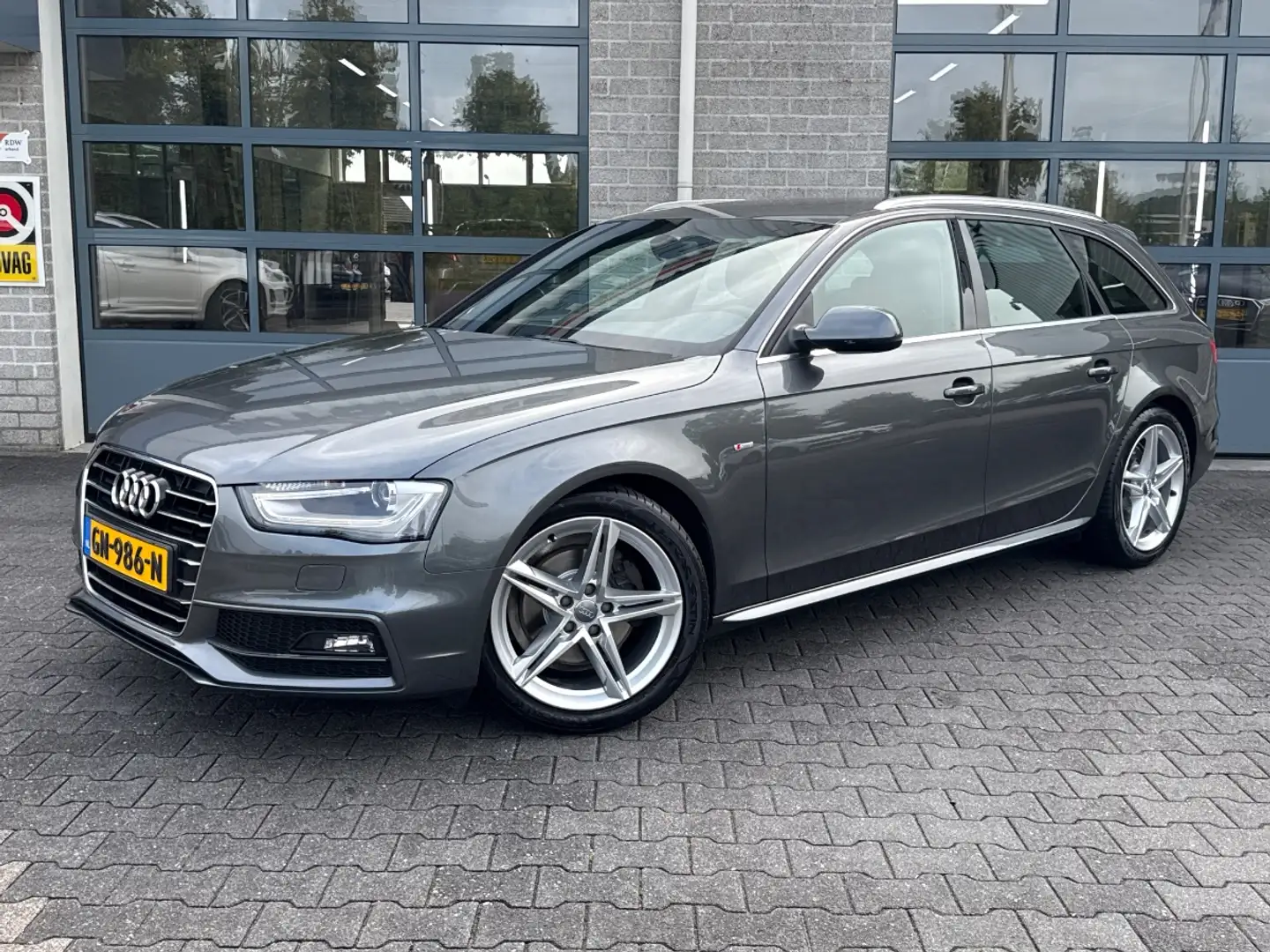 Audi A4 Avant 1.8 TFSI S-LINE Edition Gris - 1