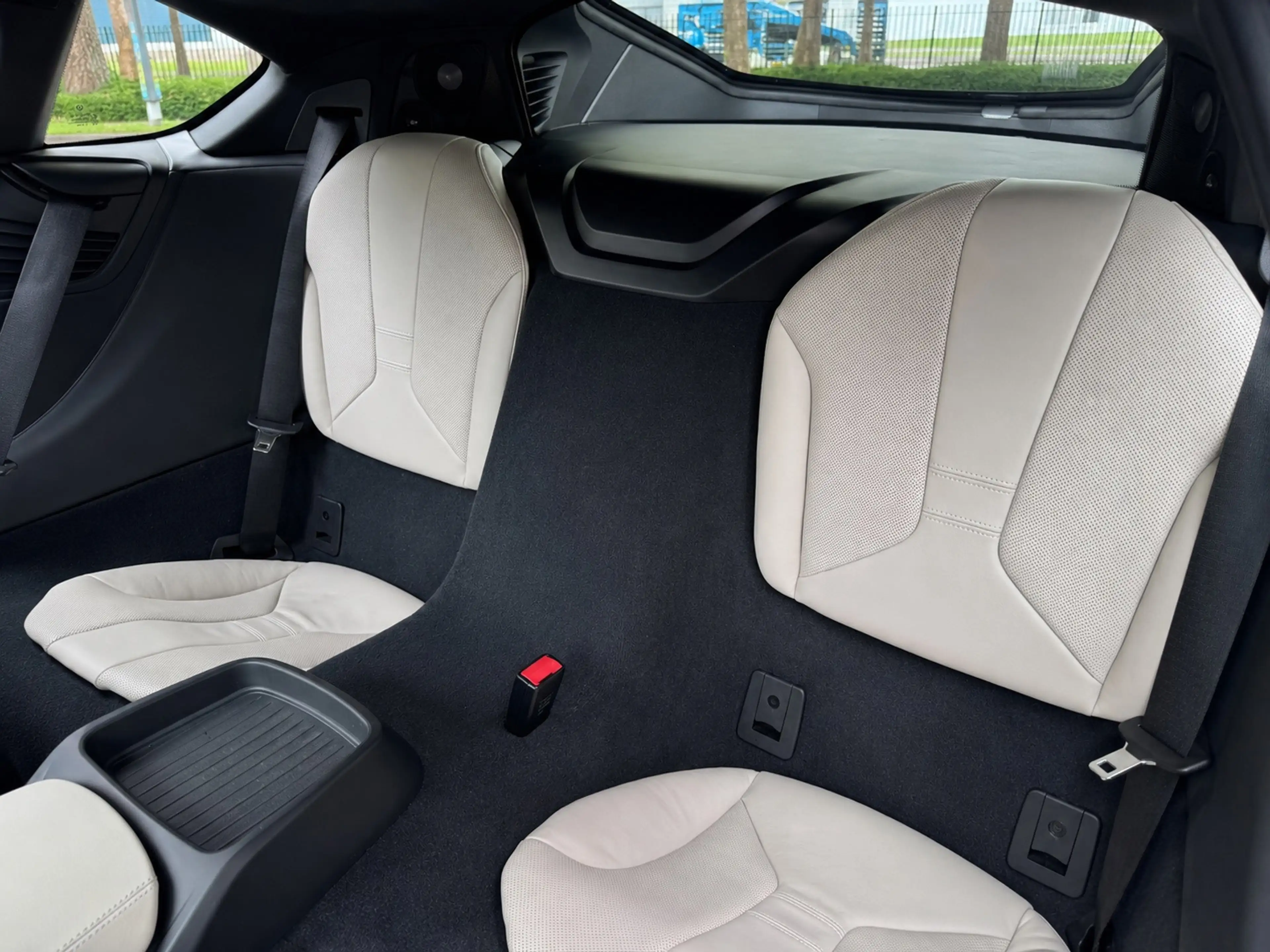 BMW i8 1.5 First Edition Plug-in Hybrid 360 cam NL auto L — photo 26
