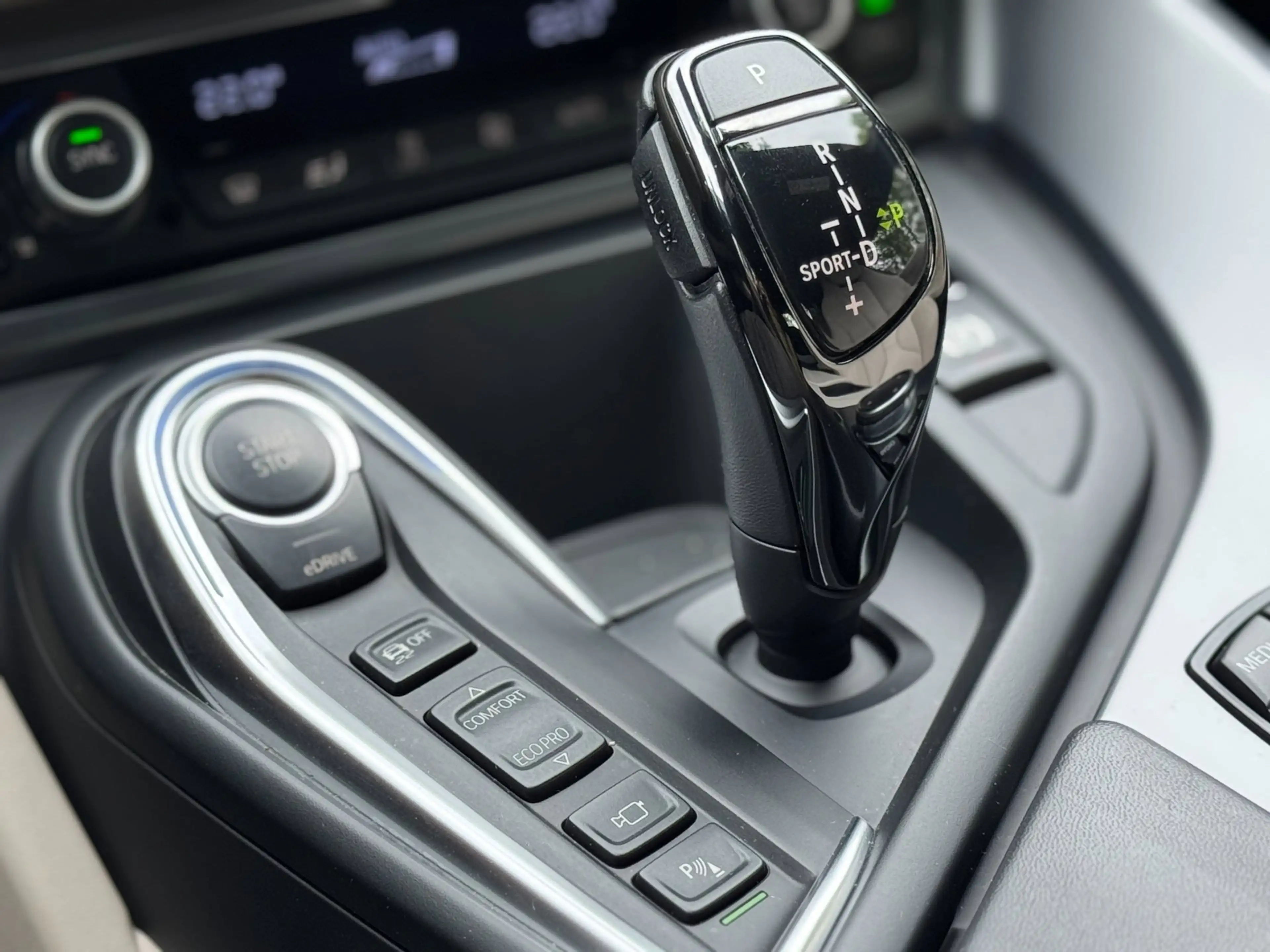 BMW i8 1.5 First Edition Plug-in Hybrid 360 cam NL auto L — photo 23