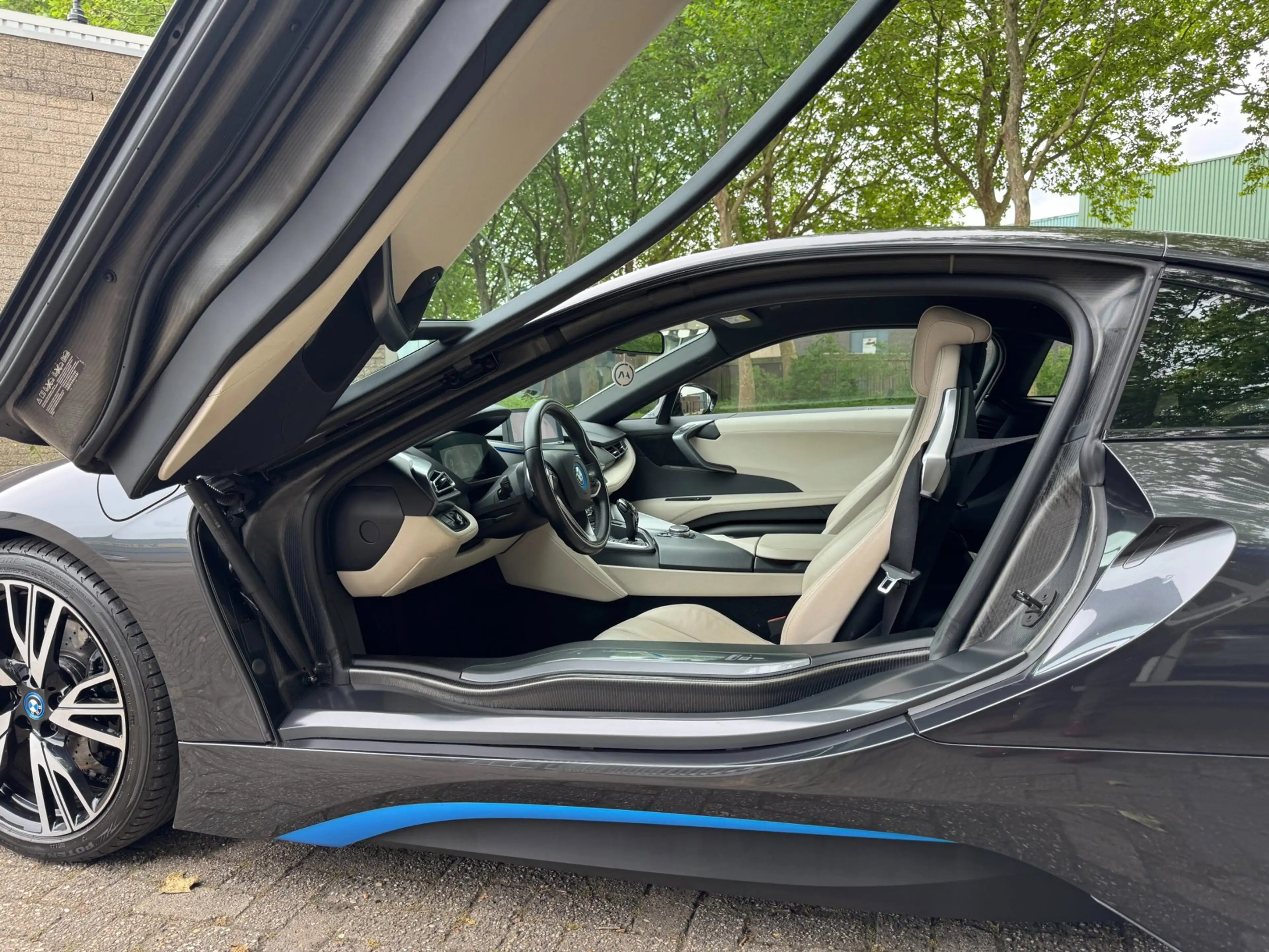 BMW i8 1.5 First Edition Plug-in Hybrid 360 cam NL auto L — photo 20