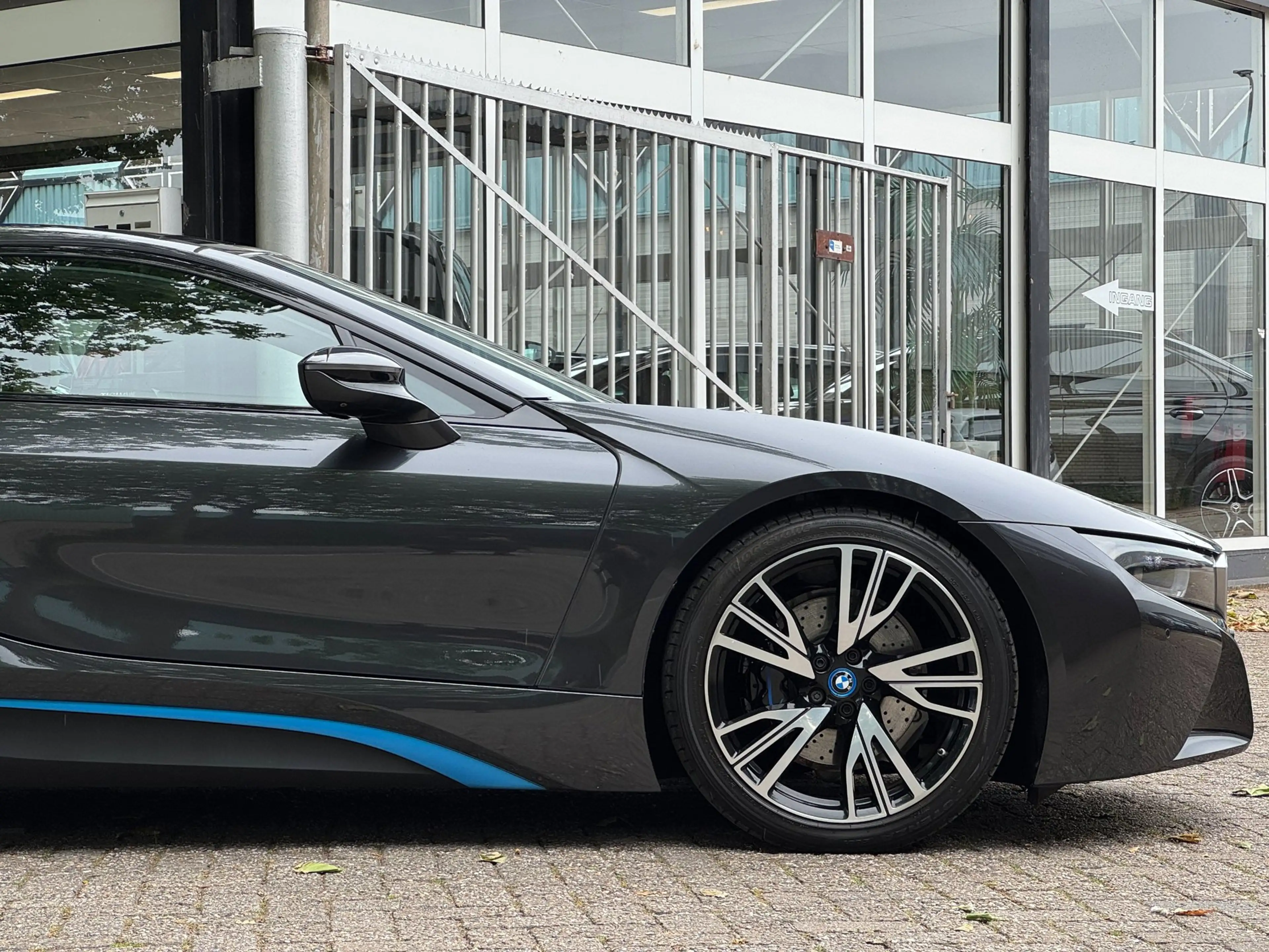 BMW i8 1.5 First Edition Plug-in Hybrid 360 cam NL auto L — photo 18