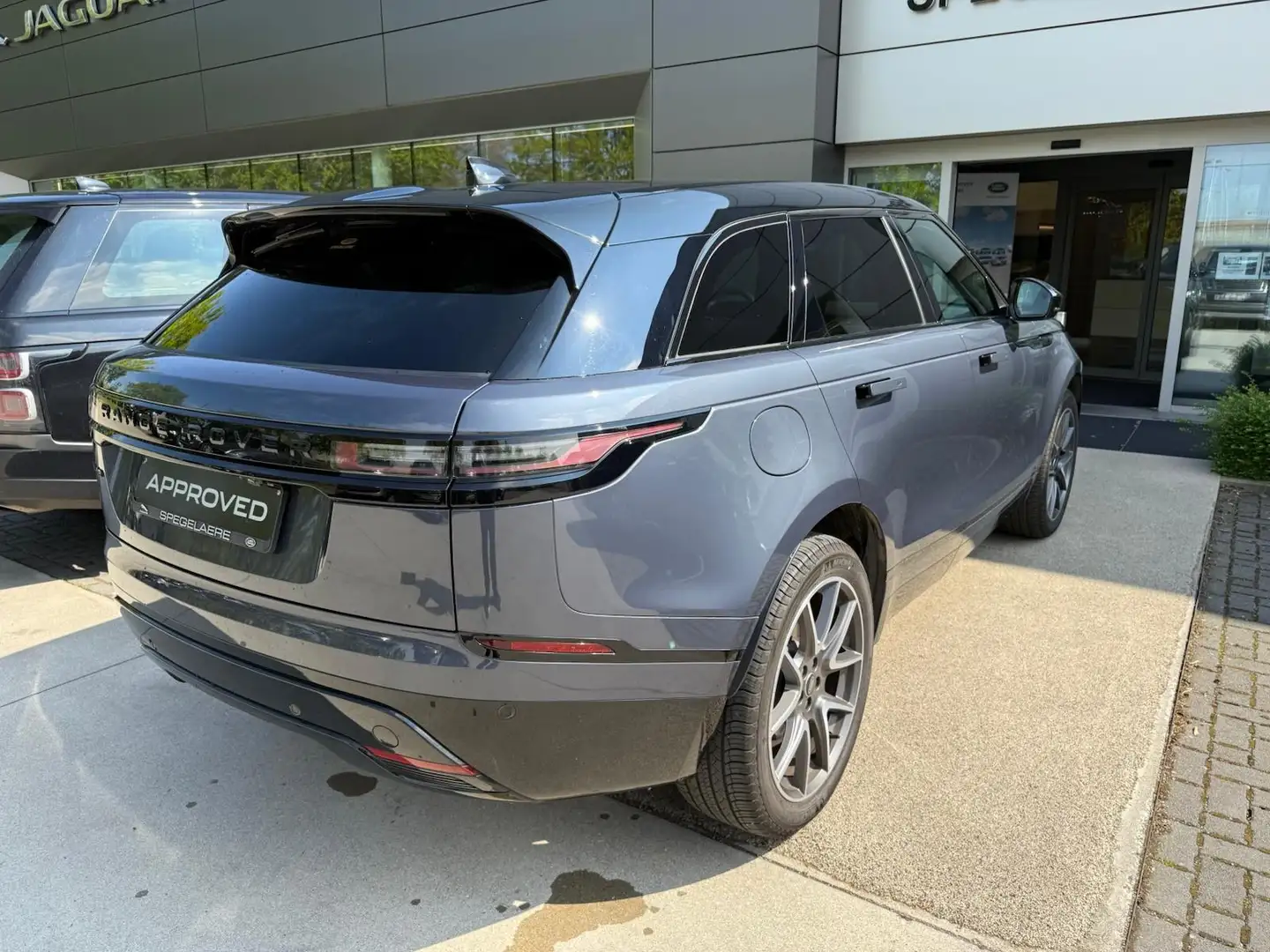 Land Rover Range Rover Velar P400e Dynamic HSE Blauw - 2