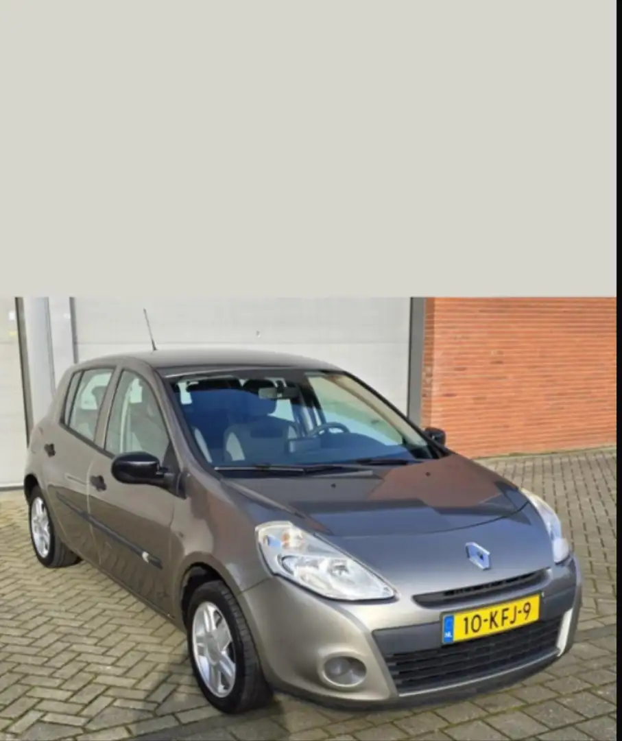 Renault Clio 1.2 Special Line Beige - 1