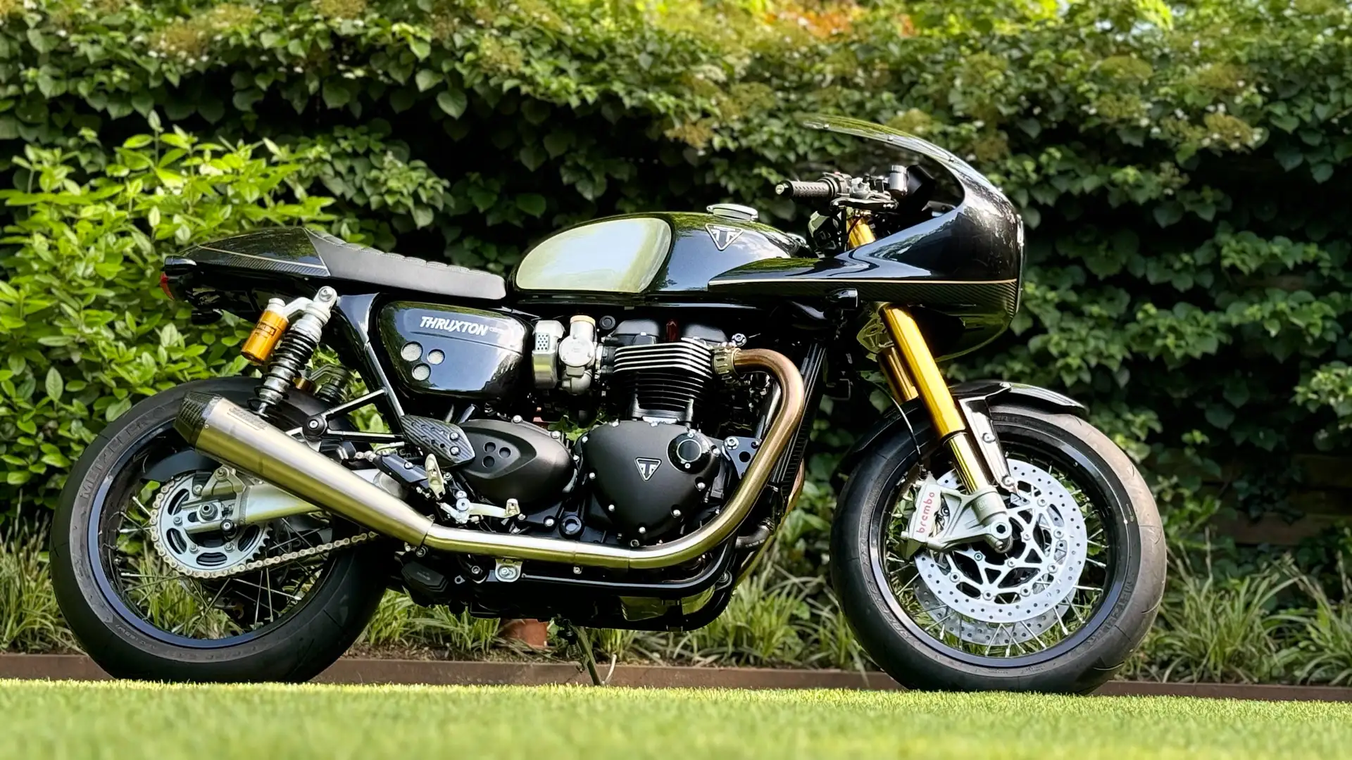 Triumph Thruxton TFC 1200 Gri - 2