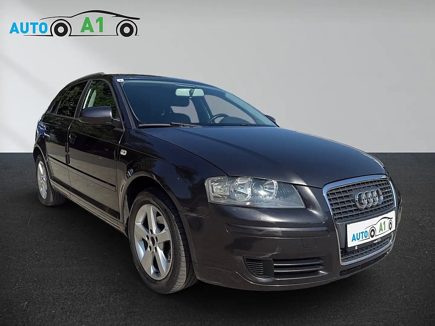 Audi A3 SB Attraction 1,9 TDI DPF Grau - 1