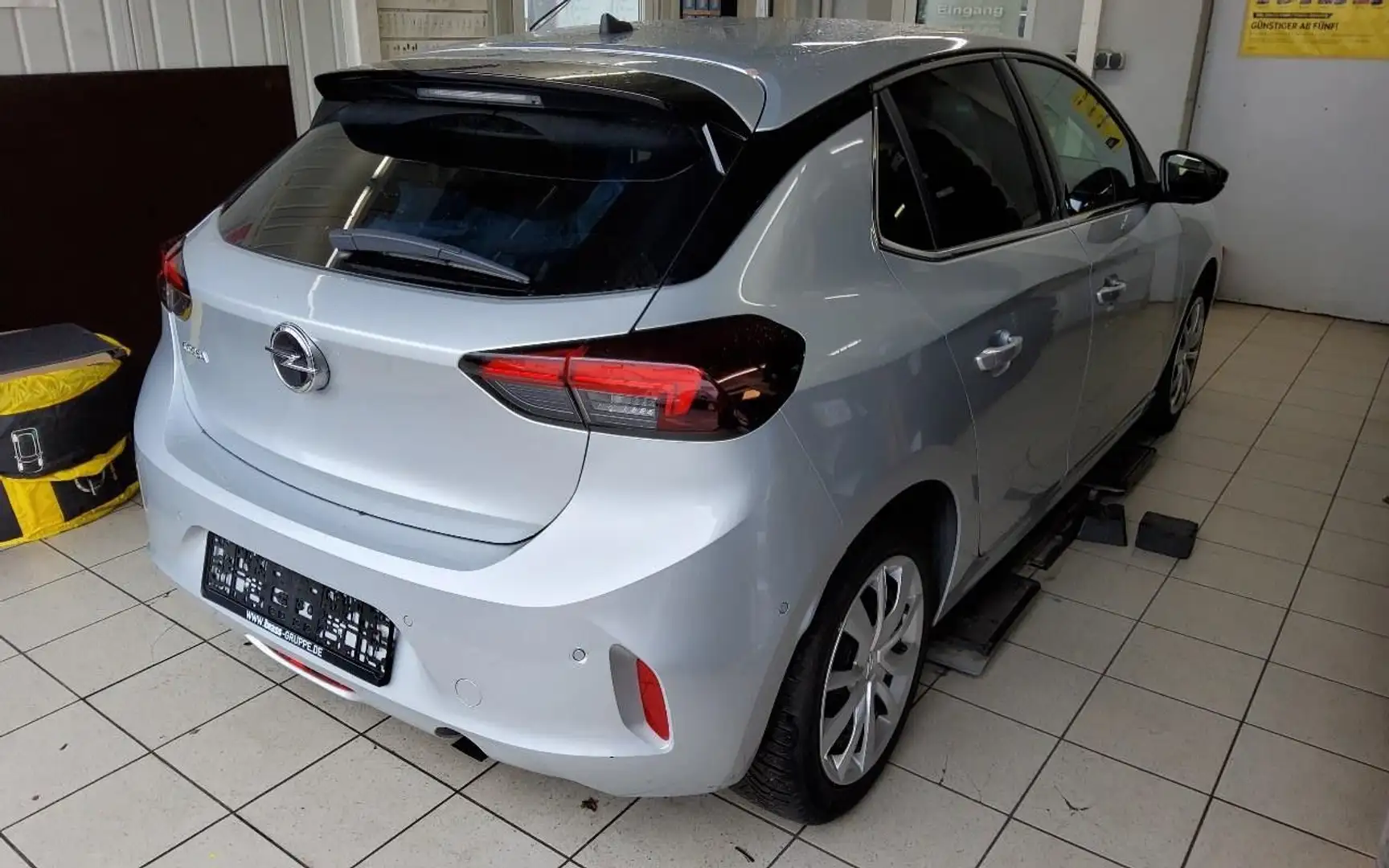 Opel Corsa F 1.2 T[Euro6d] S/S 5-T Elegance Silber - 2