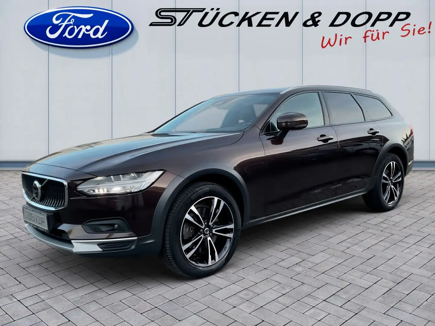 Volvo V90 Cross Country Pro AWD+Standheizung+AHK+Pano. Brun - 1