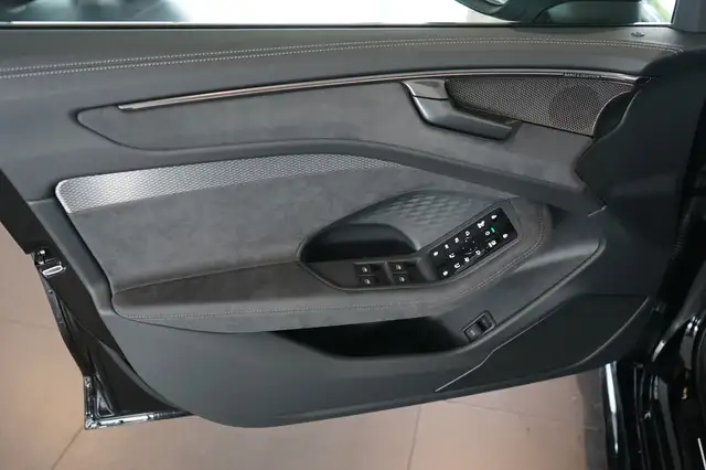 Audi A6 view 15