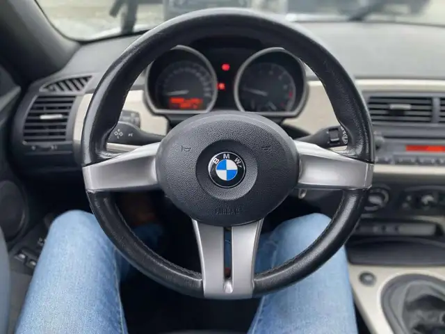 BMW Z4 view 7