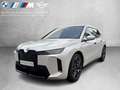BMW iX xDrive45 M Sportpaket HK HiFi DAB LED Bílá - thumbnail 9