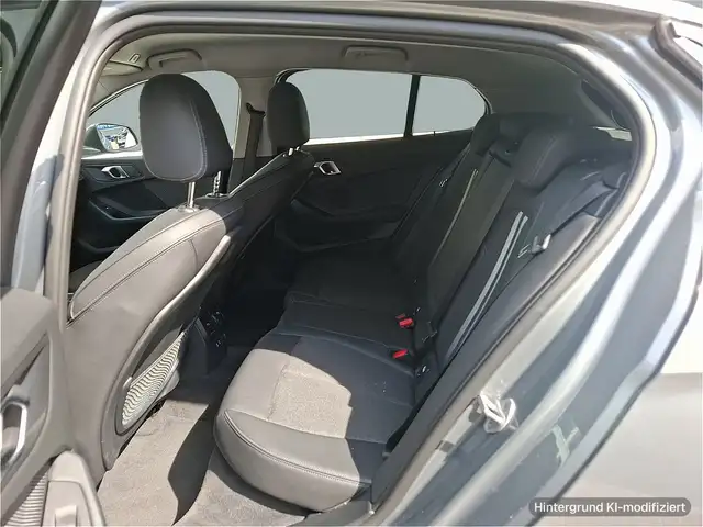 BMW 1 Series view 11