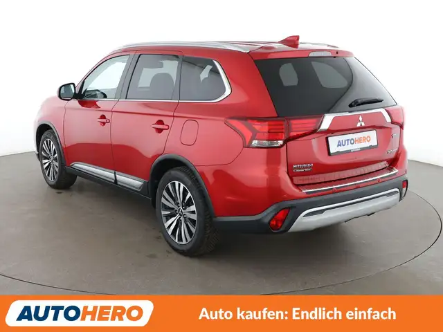 Mitsubishi Outlander view 4