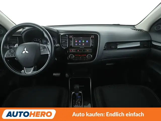 Mitsubishi Outlander view 12