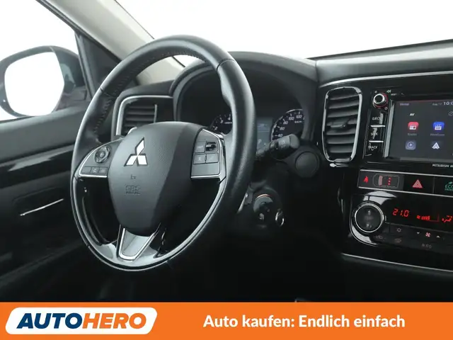 Mitsubishi Outlander view 13