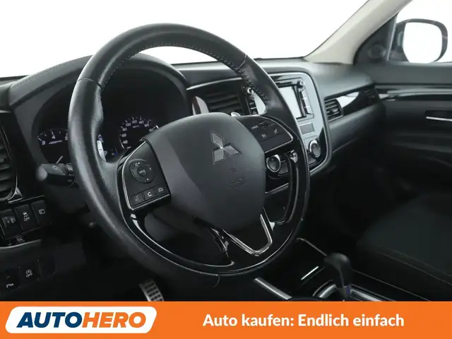 Mitsubishi Outlander view 11