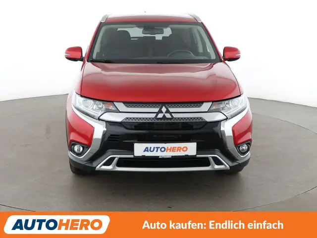 Mitsubishi Outlander view 9