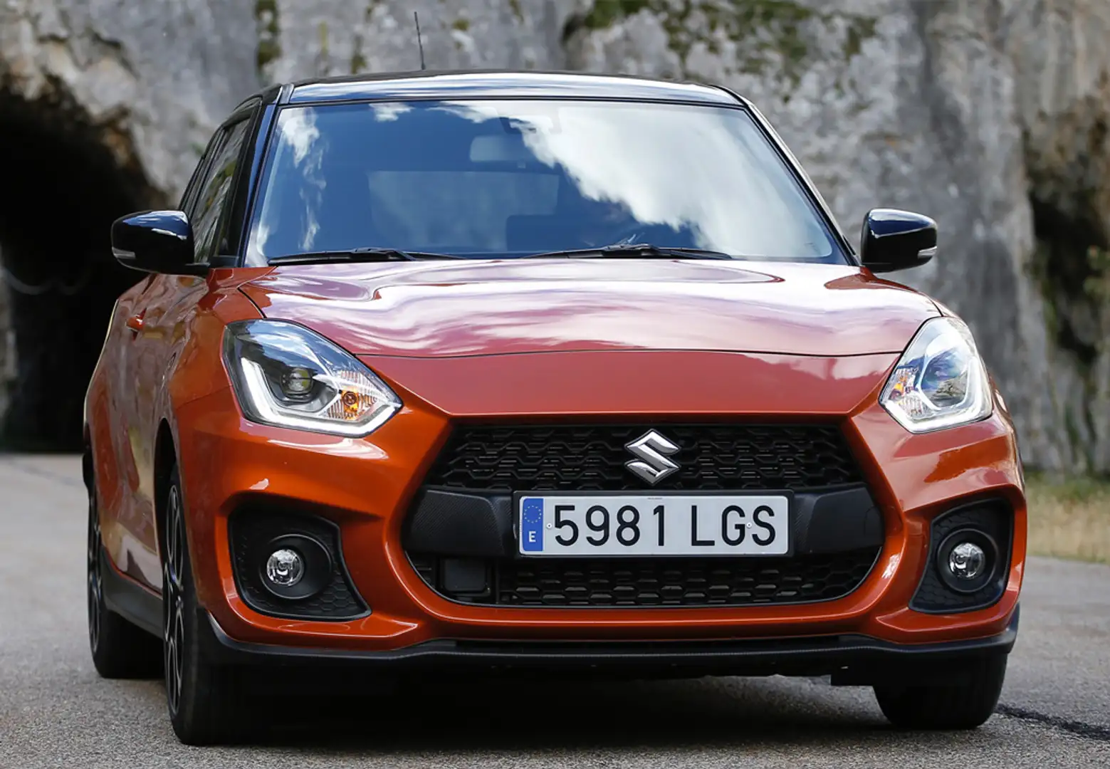 Suzuki Swift 1.4T Mild Hybrid Sport - 1