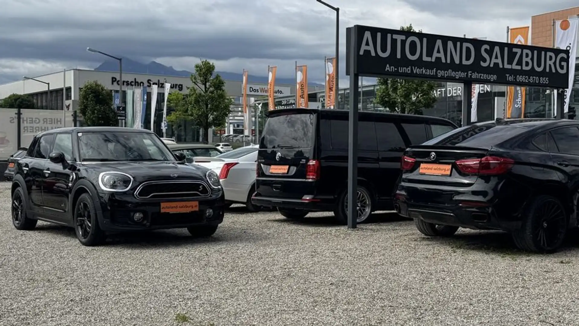 MINI Cooper SE Countryman HYBRID *Midnight Black* Licht-Paket/PDC Schwarz - 2