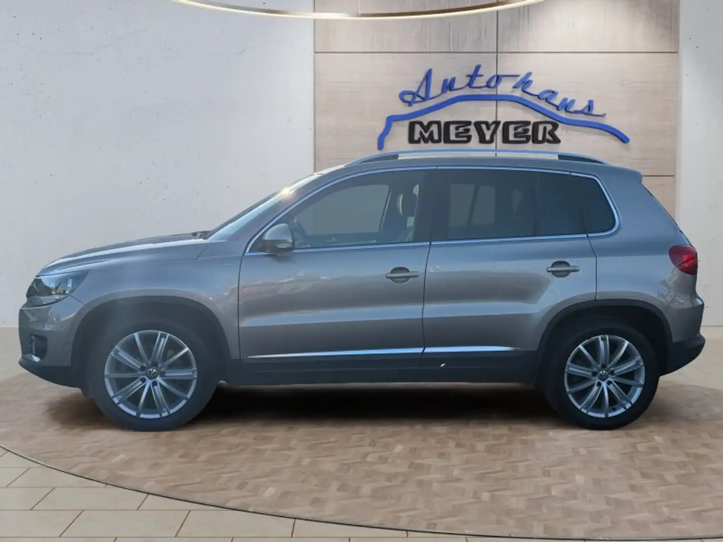 Volkswagen Tiguan 1.4TSI DSG Life AHK/Navi/Pano Beige - 2