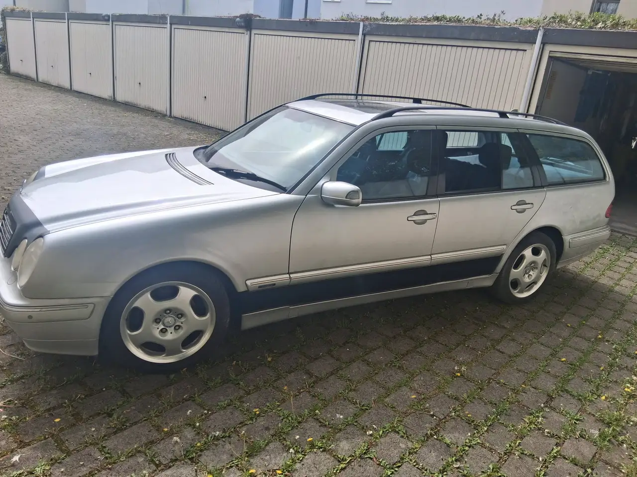 Mercedes-Benz 280, foto 1