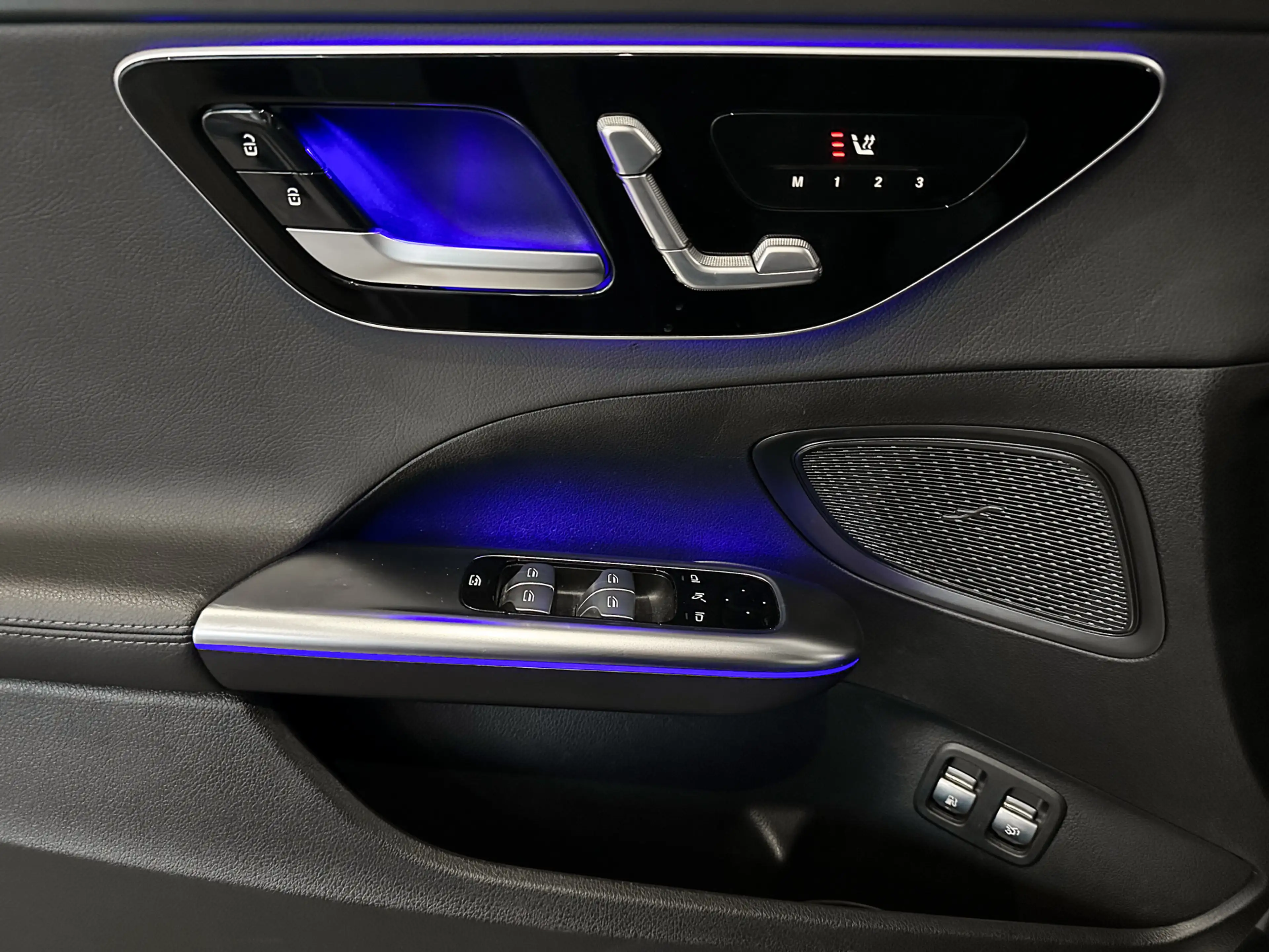 Mercedes-Benz C 300 C300 e AMG MatteGrijs|Memory|HeadUp|Sfeer|Panorama — photo 13