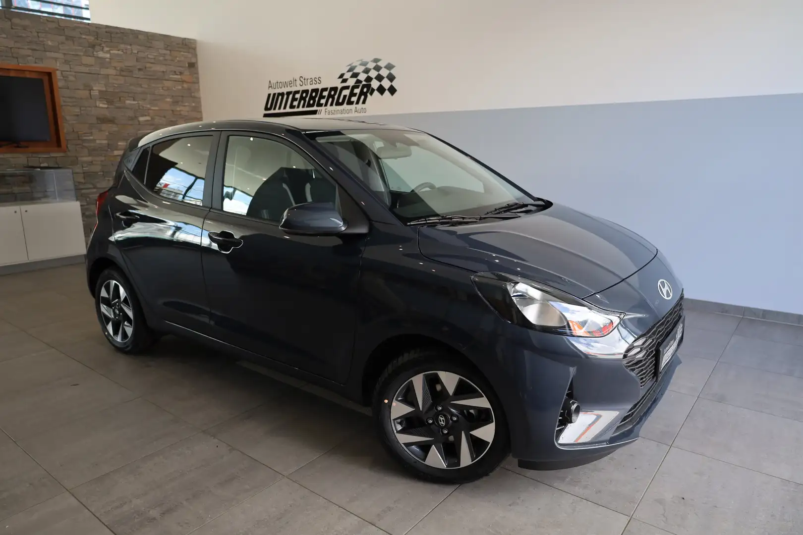 Hyundai i10 i Line Plus 1,0 MT Grigio - 1
