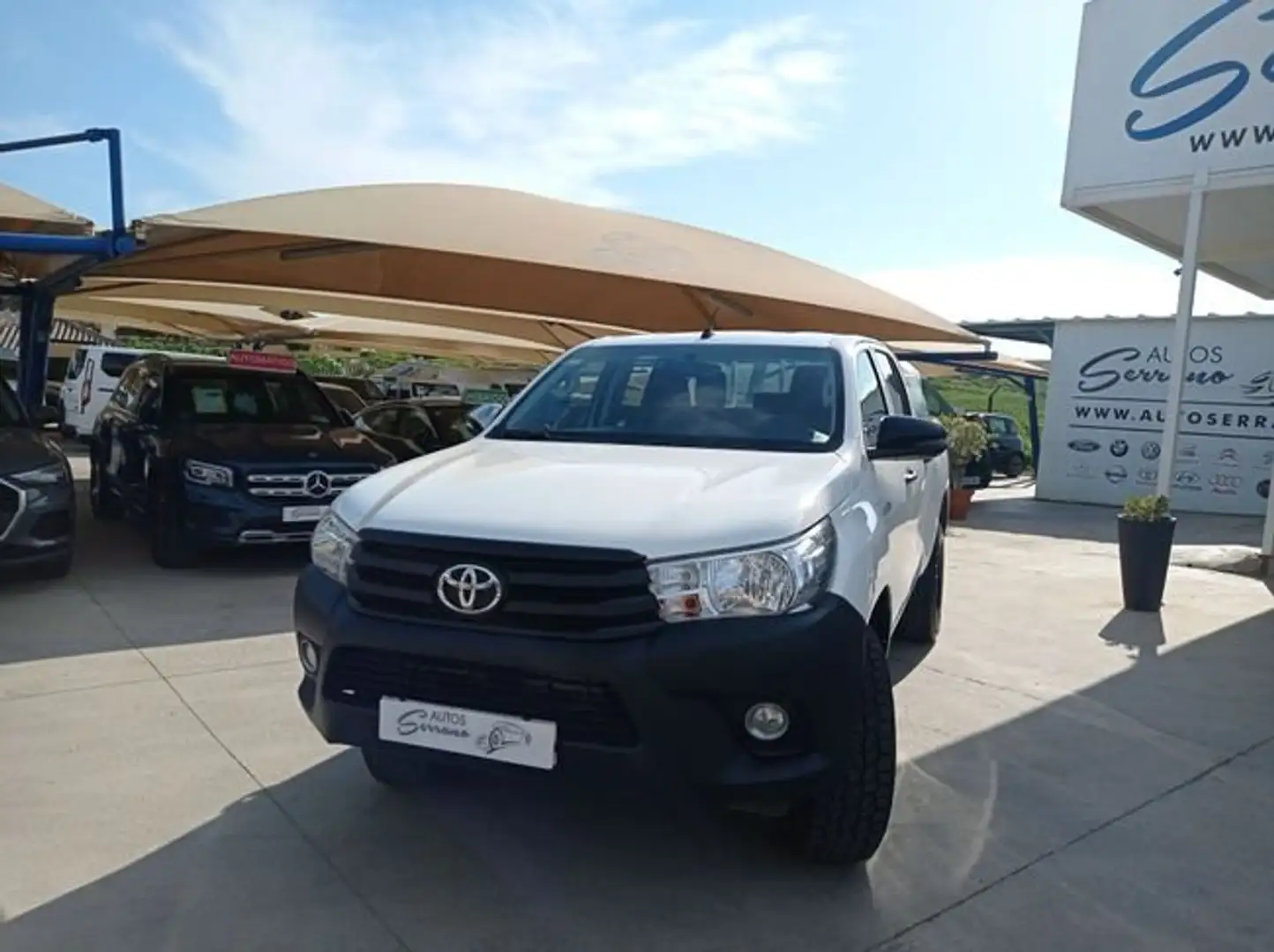 Toyota Hilux 2.5D-4D Cabina Doble GX 4x4 Blanco - 2