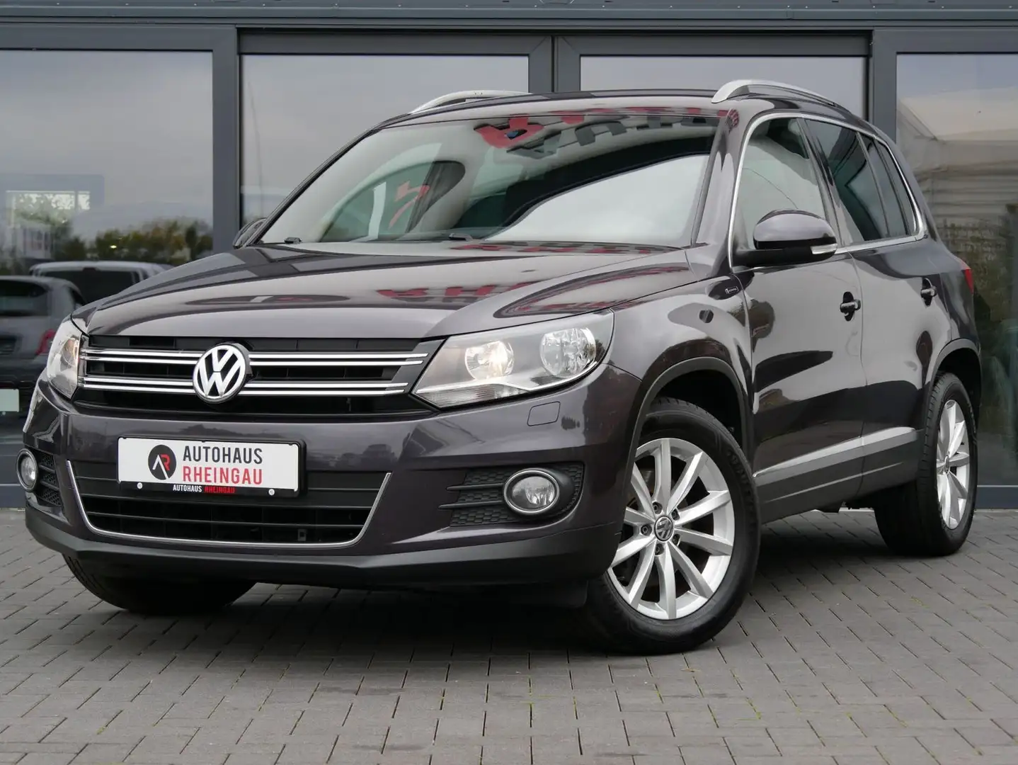 Volkswagen Tiguan 2.0 TDI BMT Lounge Sport&Style RFK/Sitzhz Silber - 1