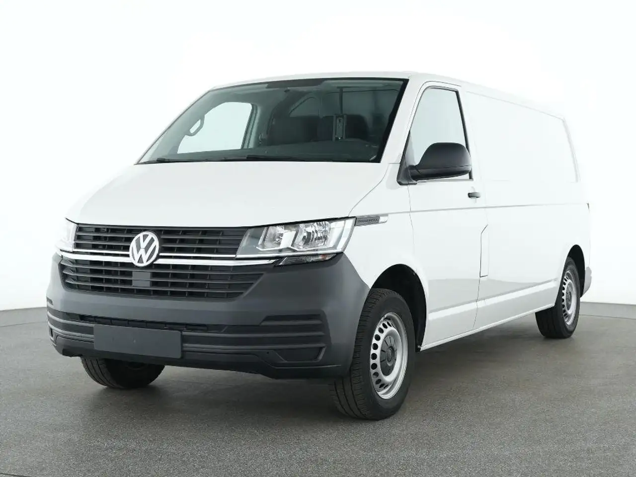 Volkswagen T6 e-Transporter — photo 1 of 13
