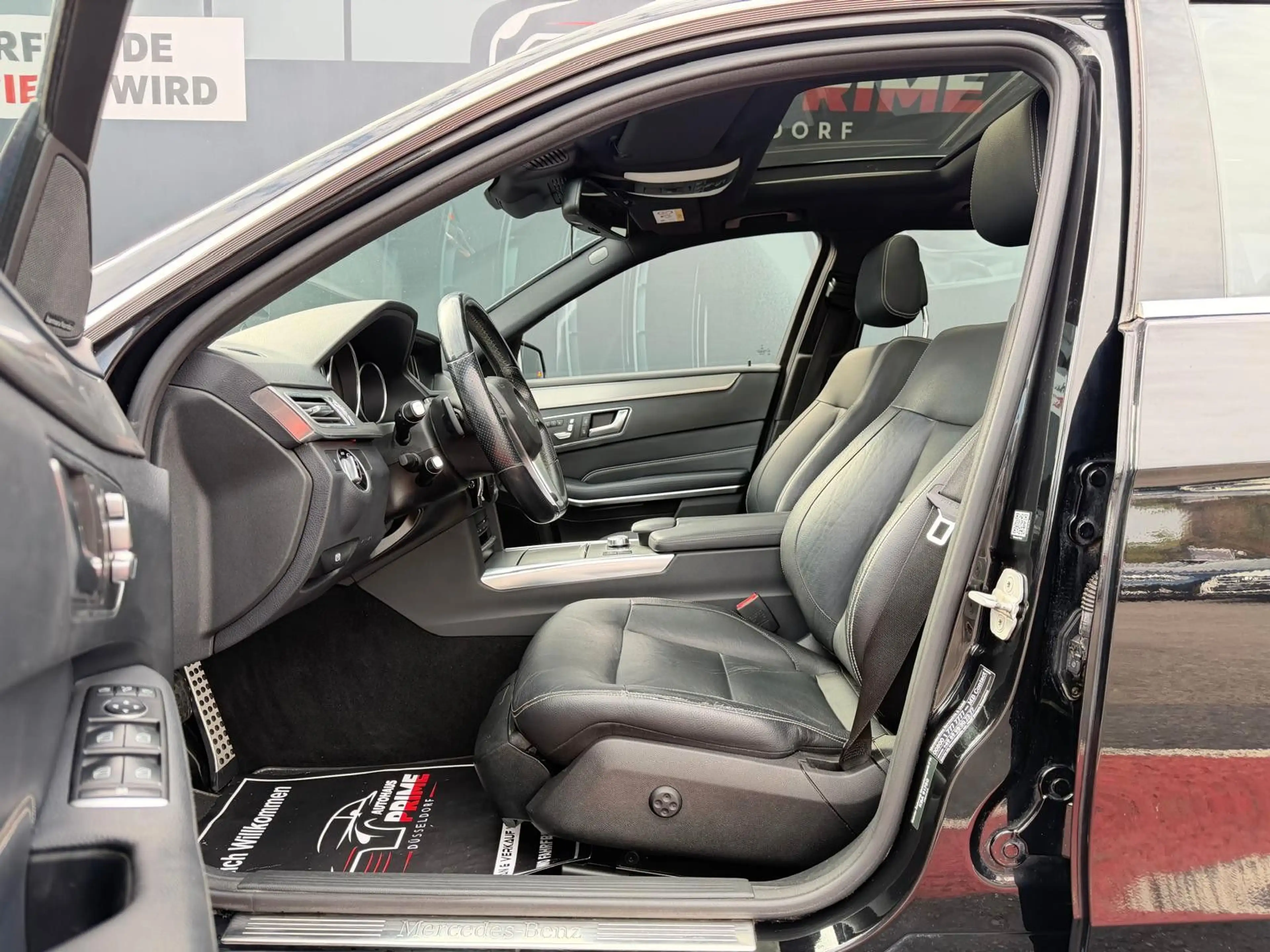 Mercedes-Benz E 350 d *4Matic*AMG-Line*Facelift*Voll*Led* — photo 13