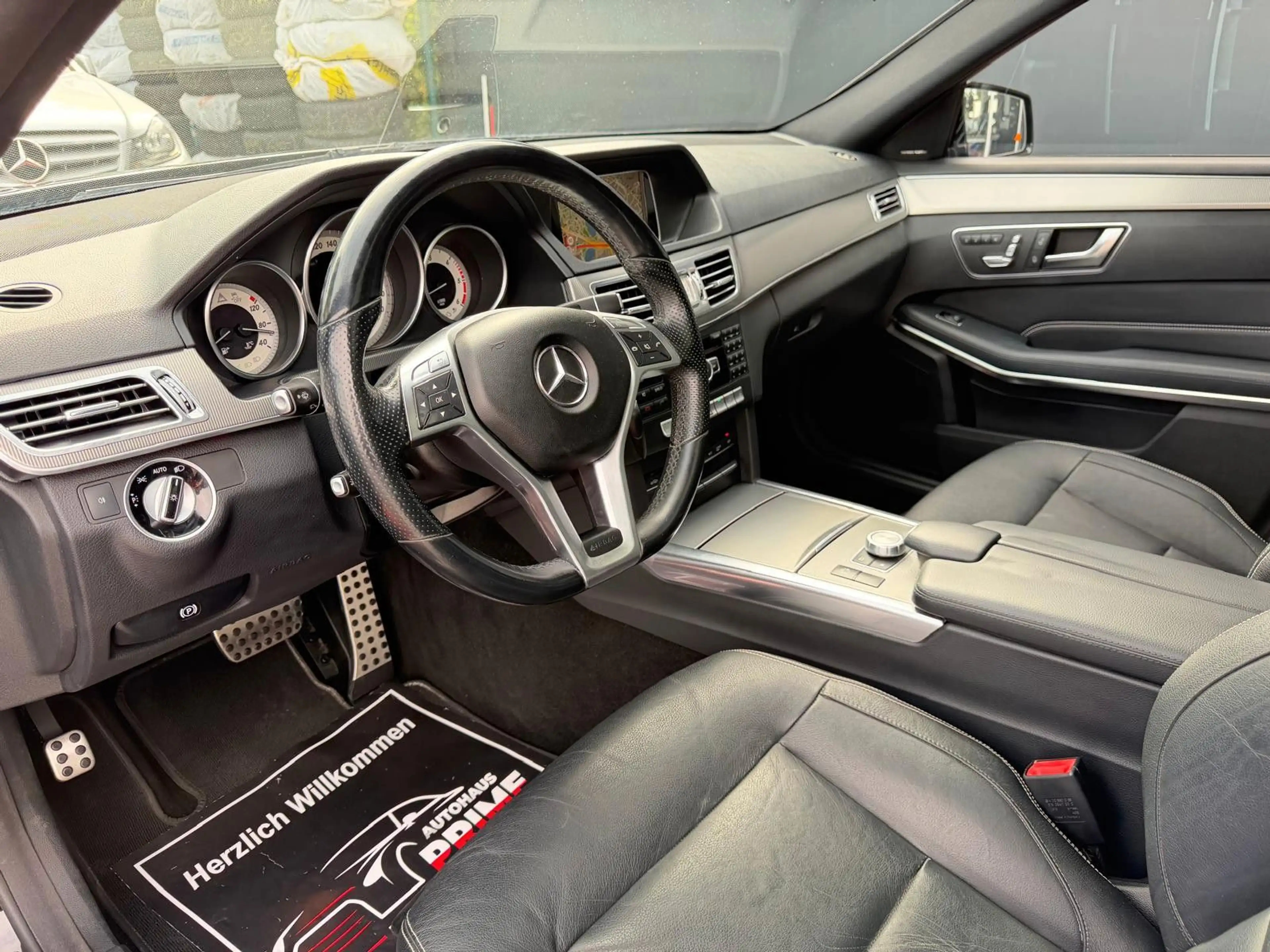 Mercedes-Benz E 350 d *4Matic*AMG-Line*Facelift*Voll*Led* — photo 14
