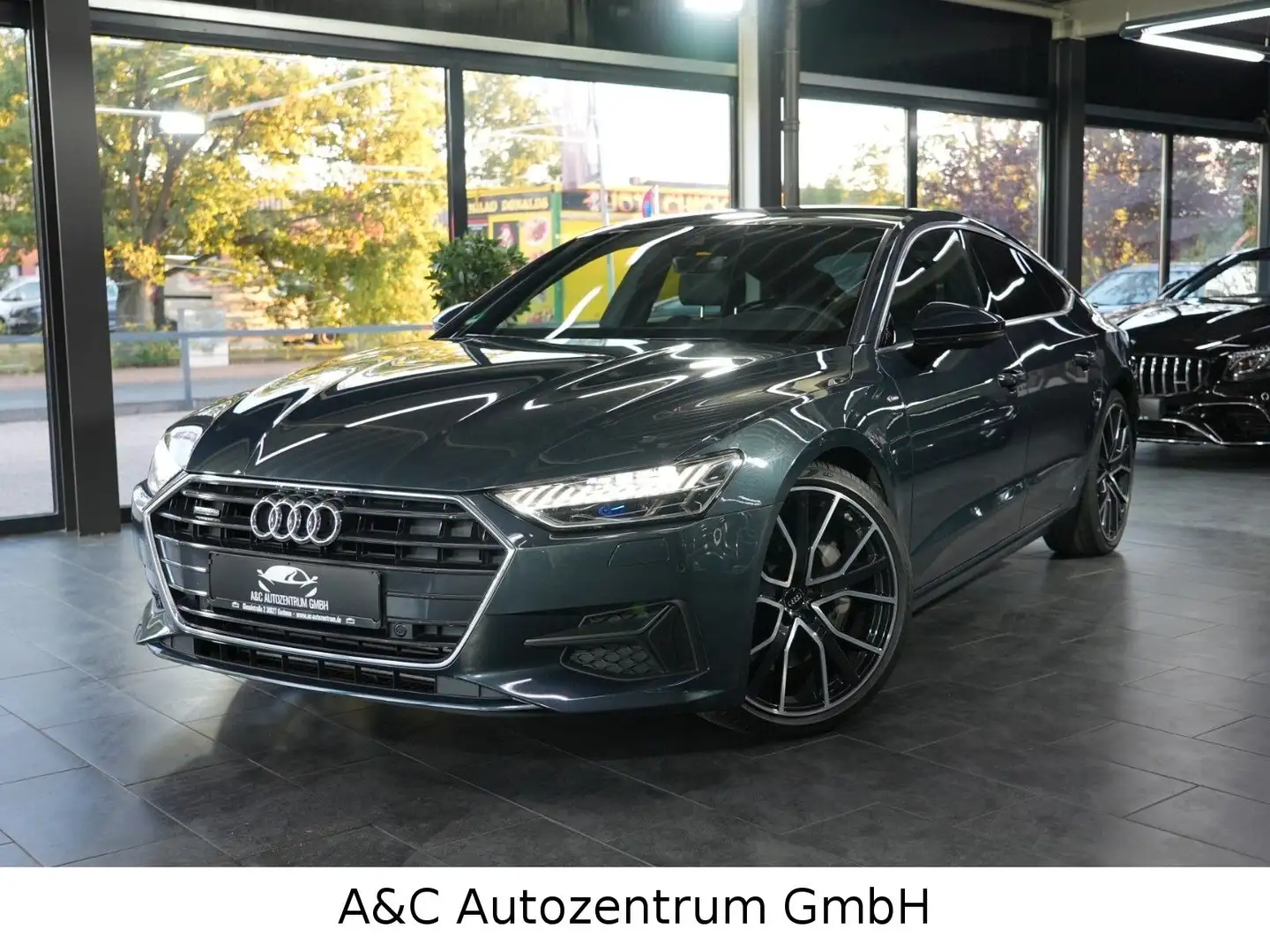Audi A7 Sportback 55 TFSI Quattro S-Line Grau - 2